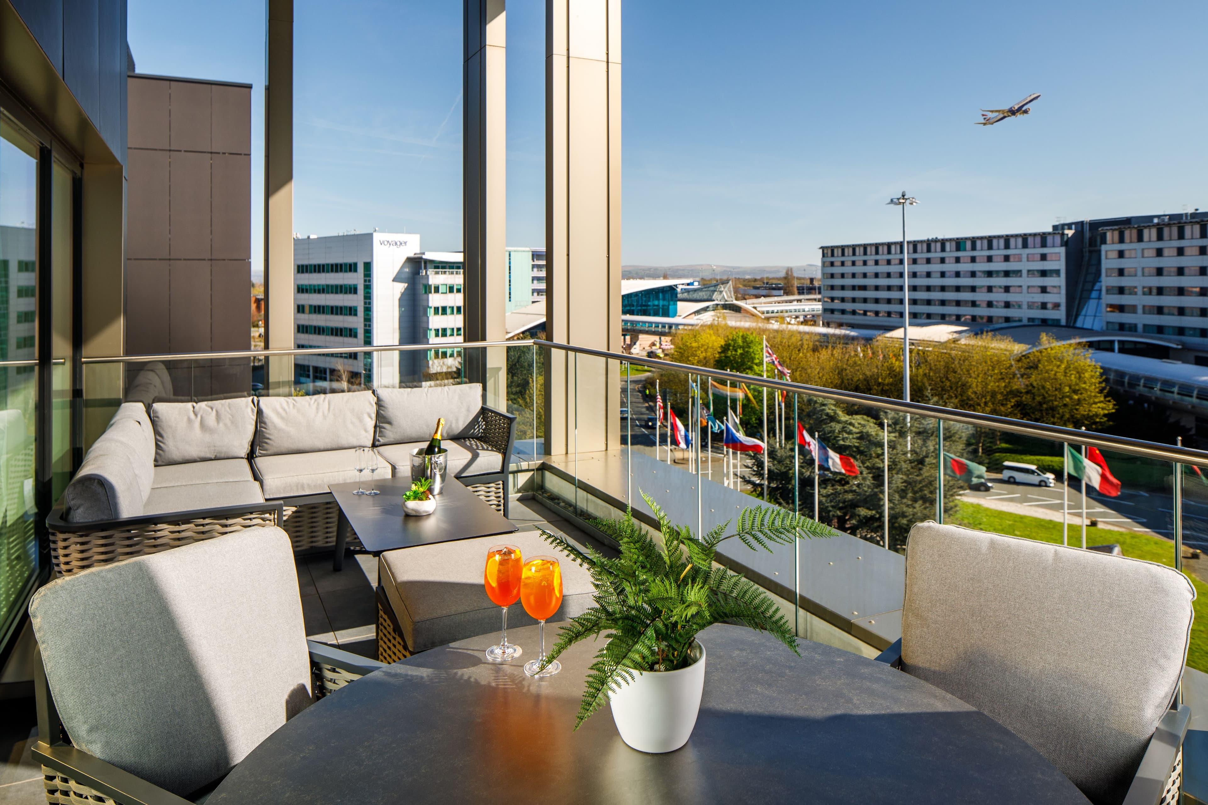 Holiday Inn Manchester Airport — 23