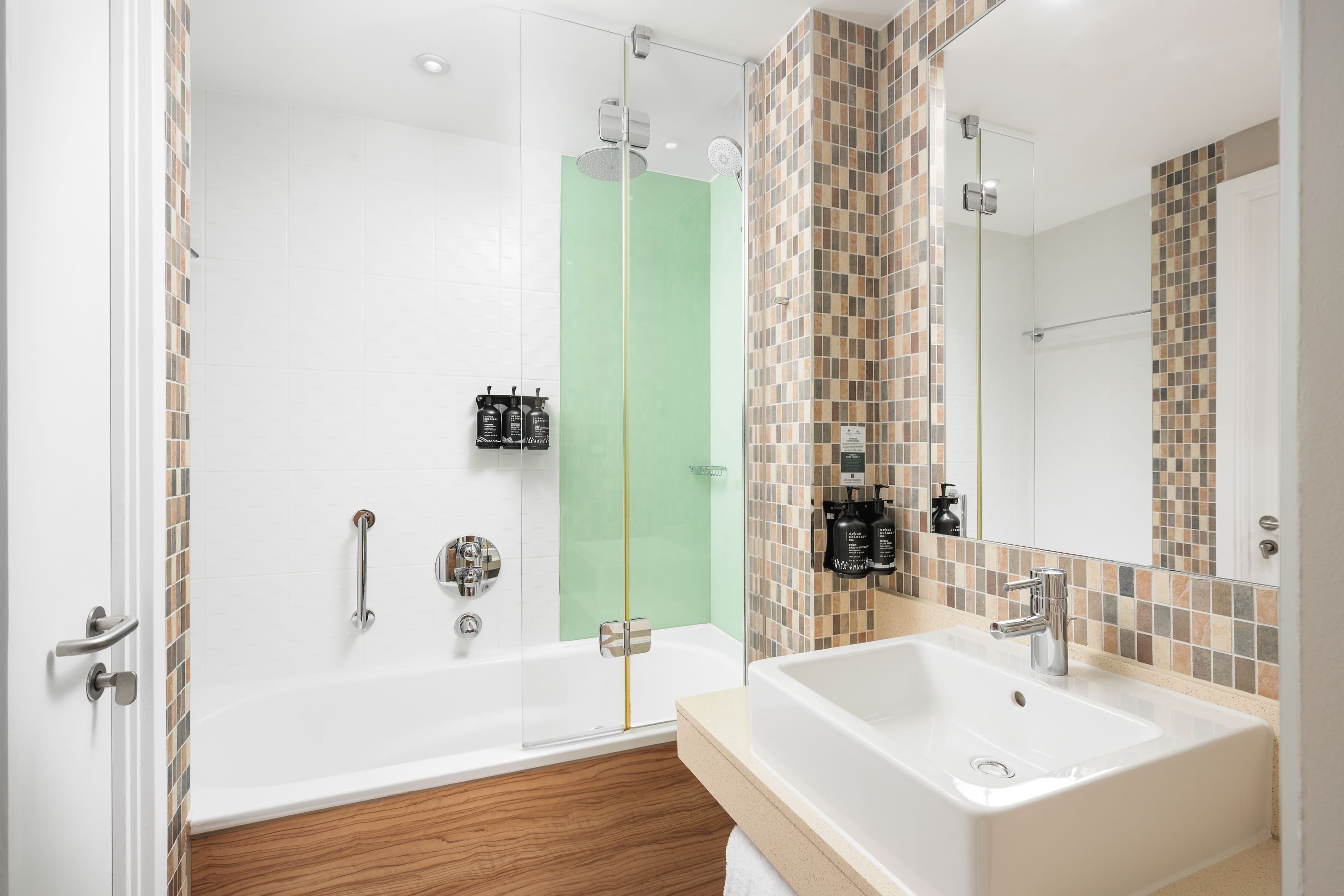 Holiday Inn Manchester - MediaCityUK — 12