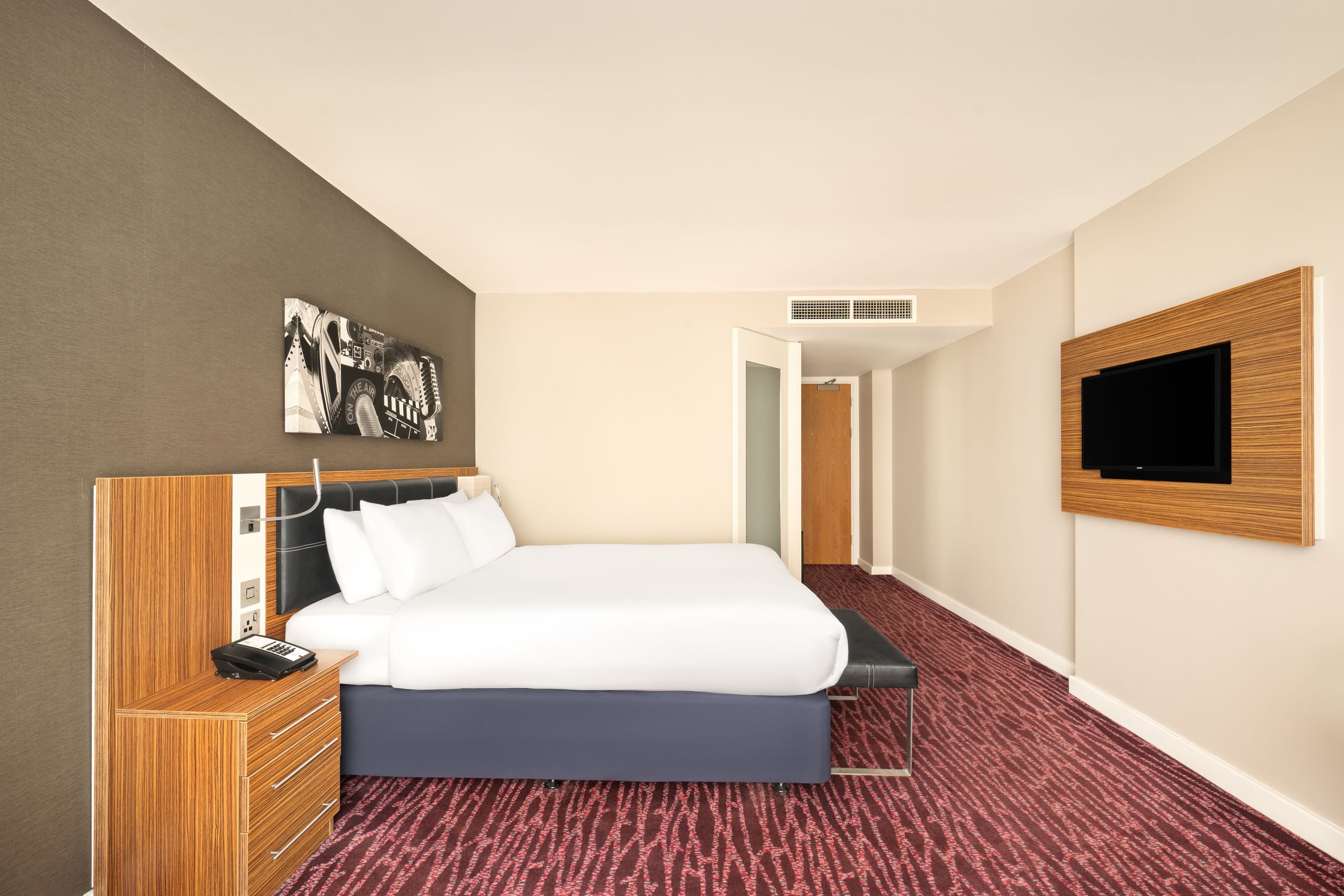 Holiday Inn Manchester - MediaCityUK - Image 5