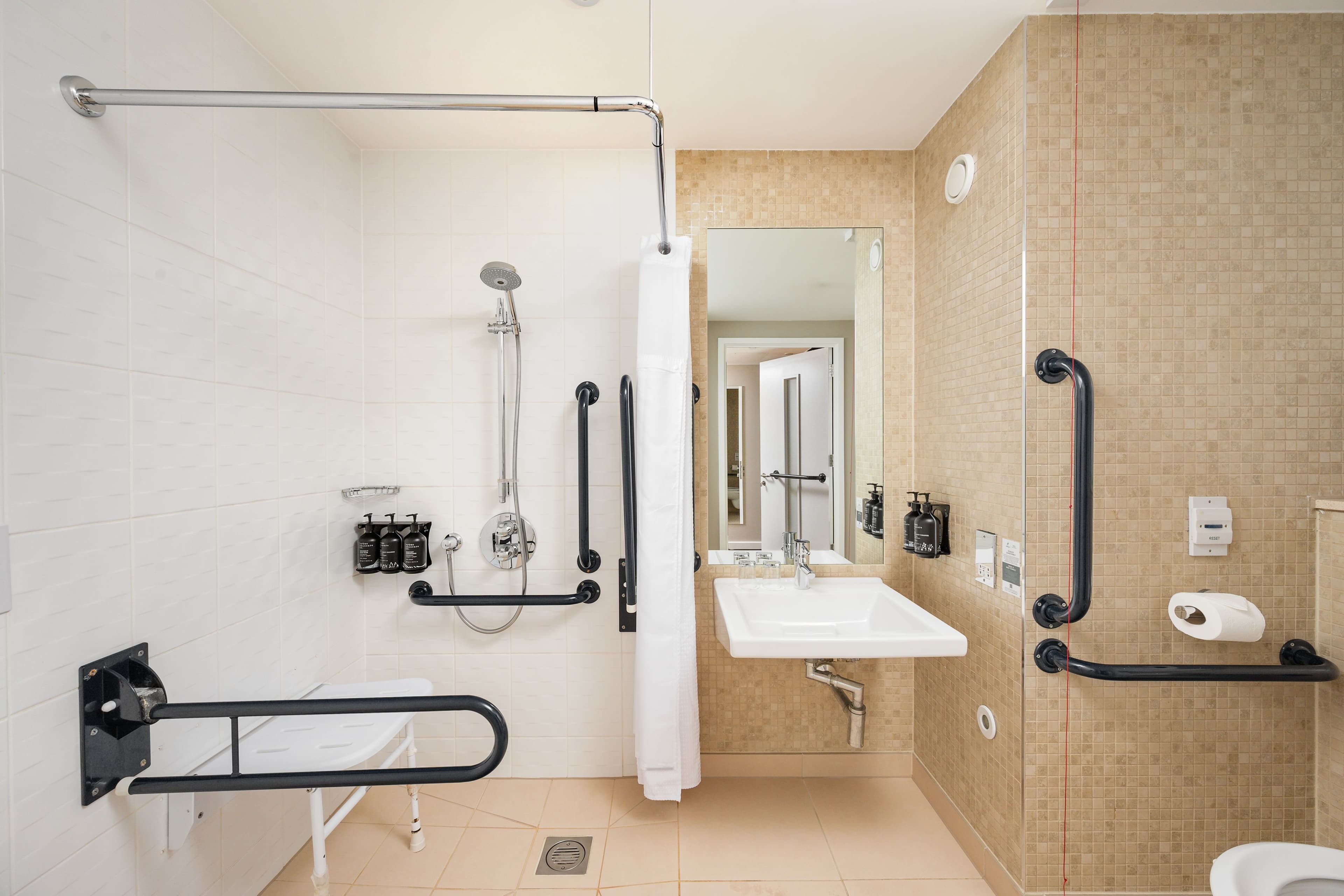 Holiday Inn Manchester - MediaCityUK — 23