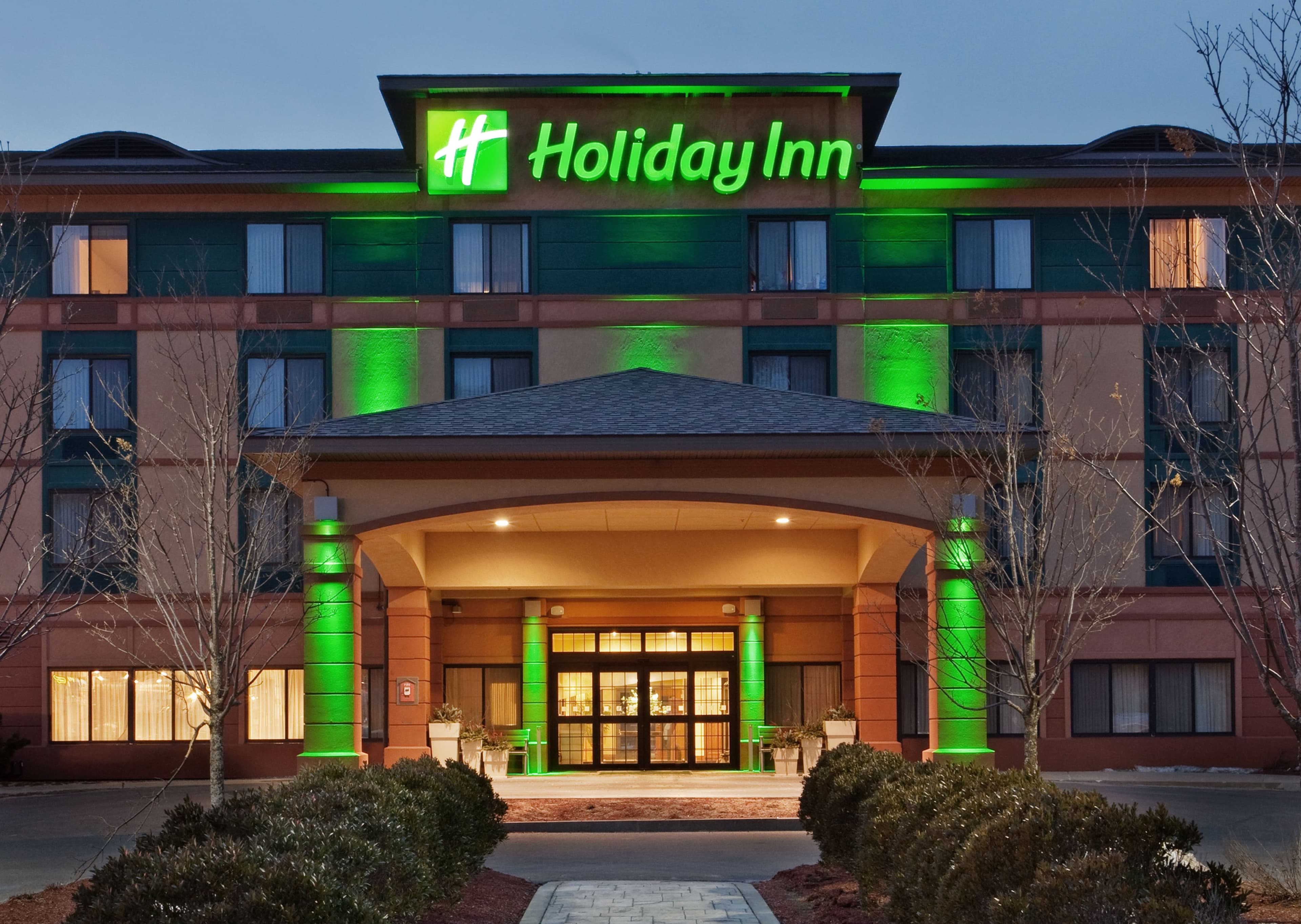 Holiday Inn Manchester Airport - Image 1