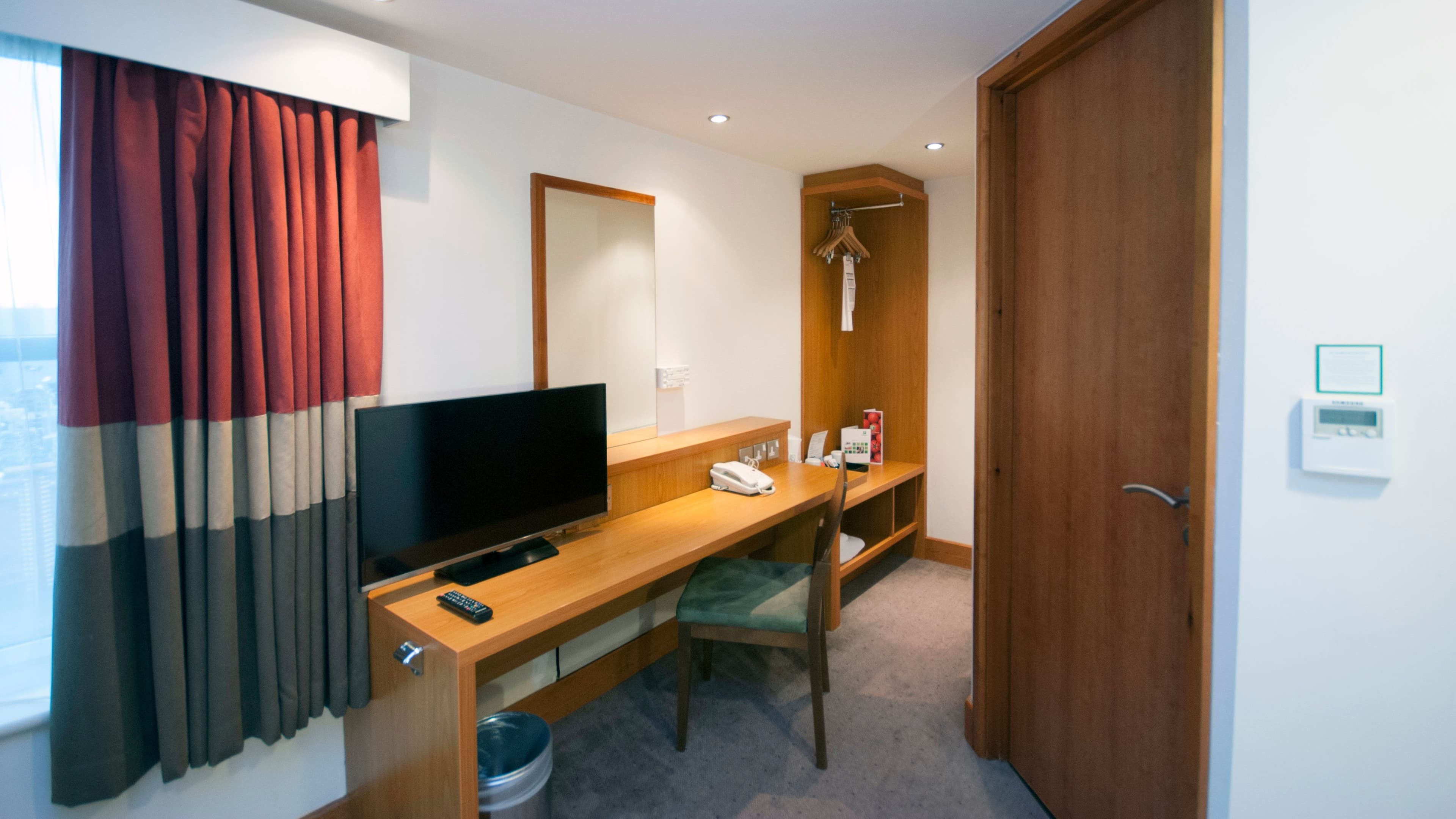 Holiday Inn Manchester - Central Park — 8