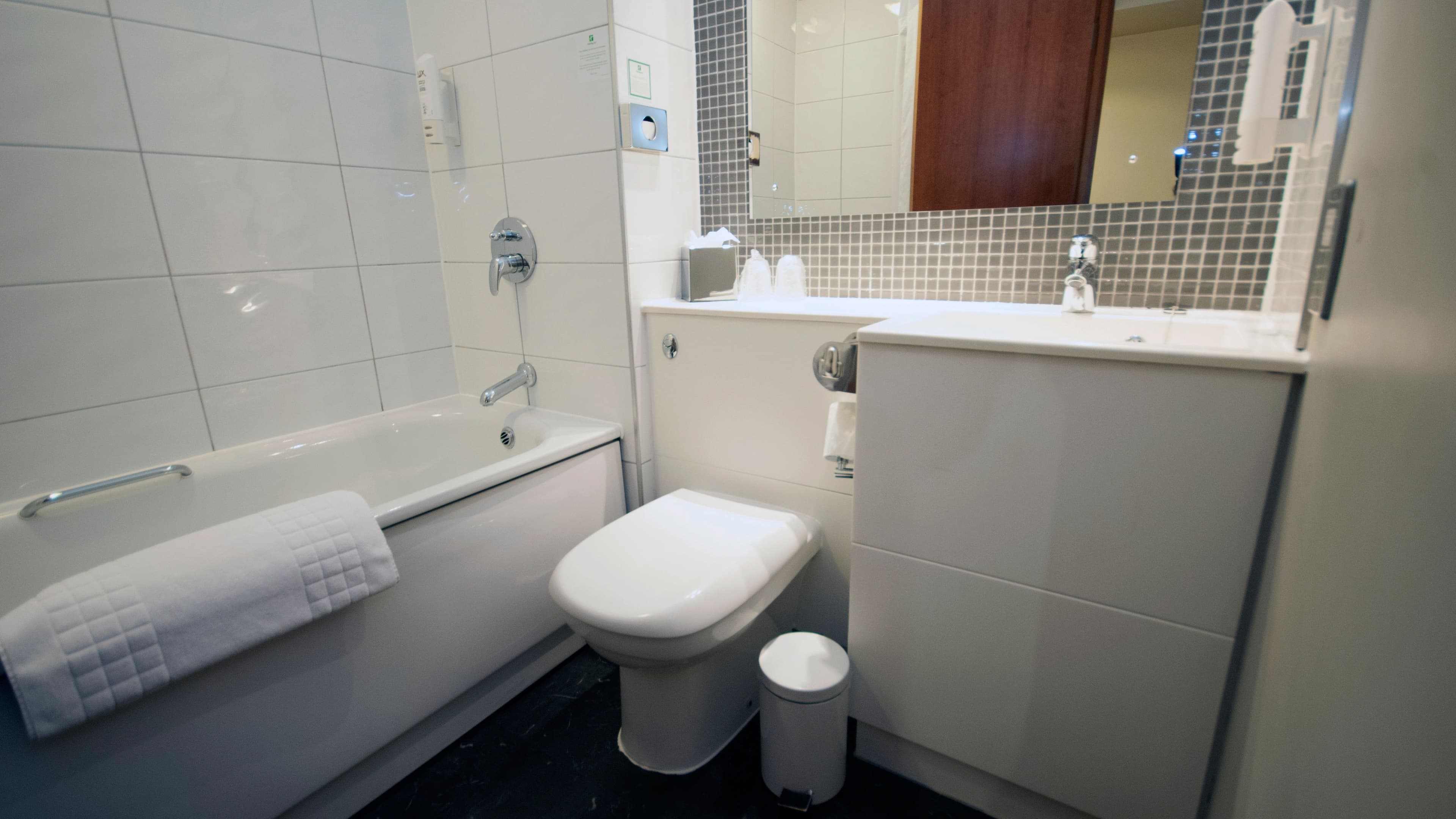 Holiday Inn Manchester - Central Park — 14
