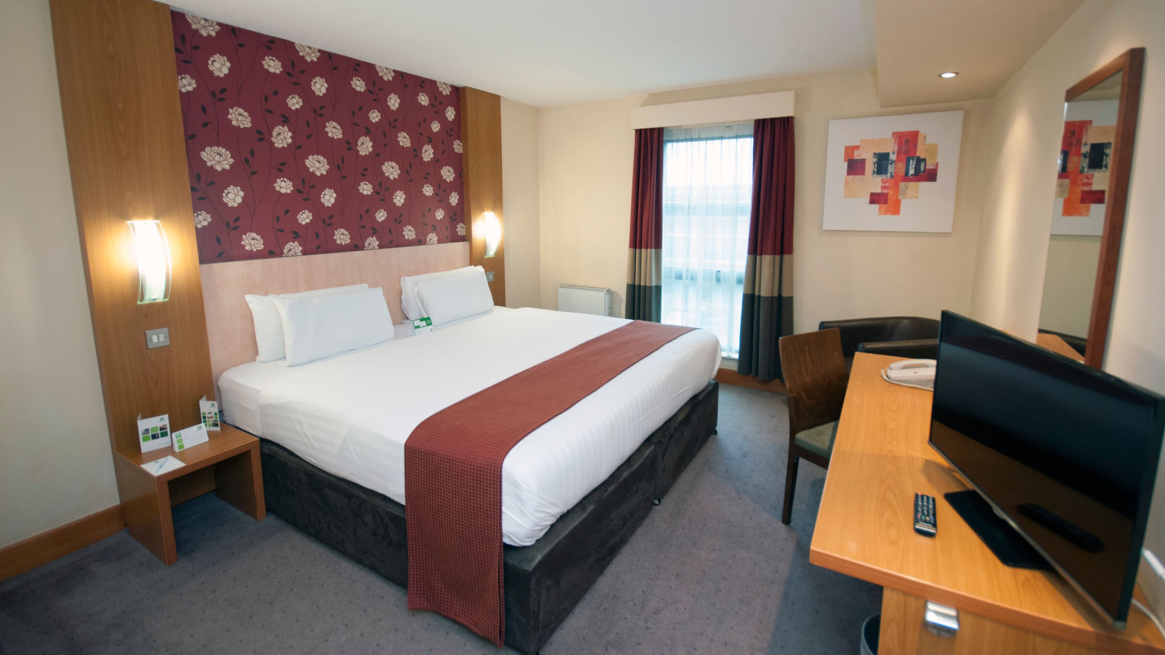 Holiday Inn Manchester - Central Park - Image 5