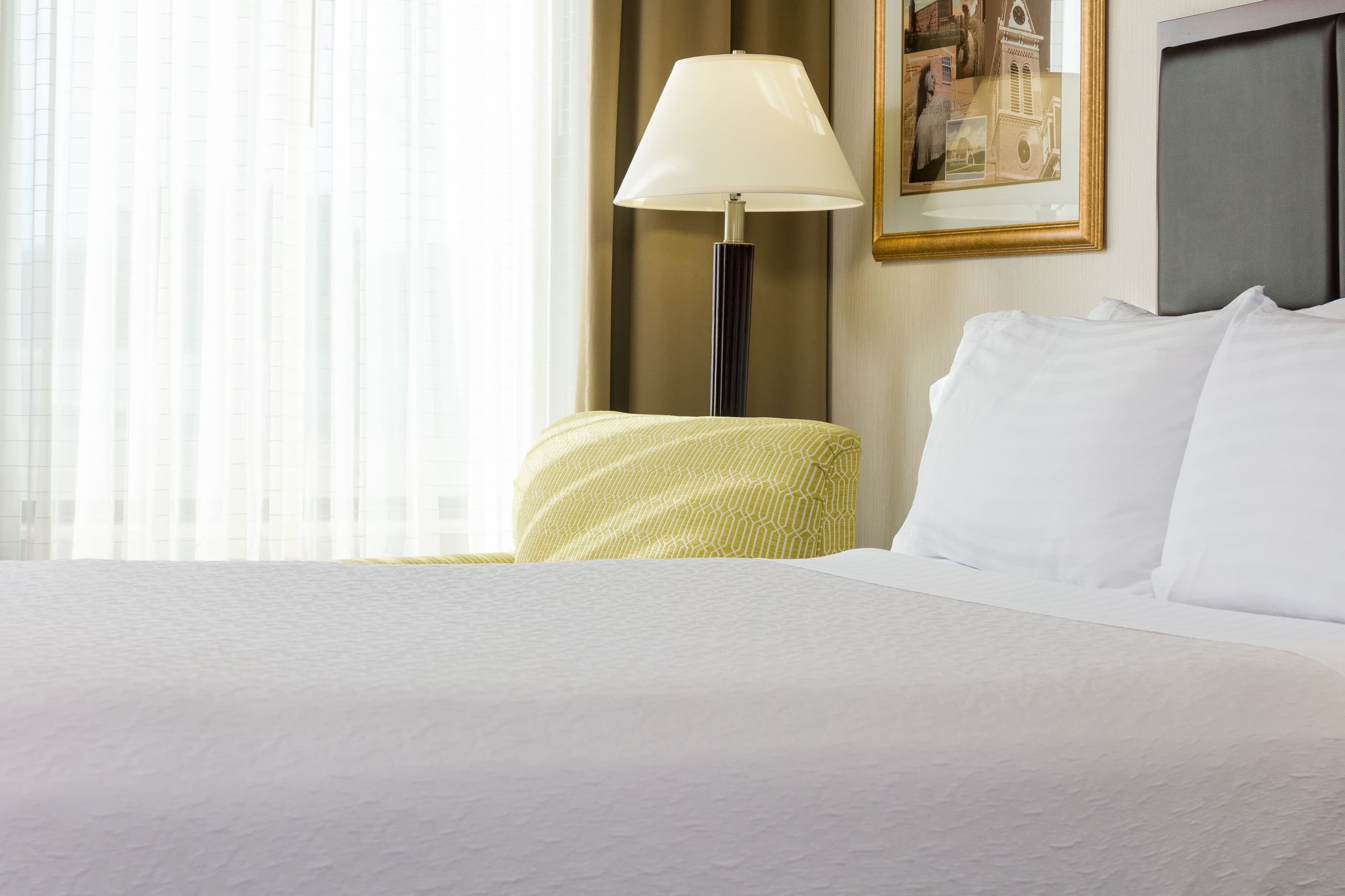 Holiday Inn Manchester Airport - Image 2