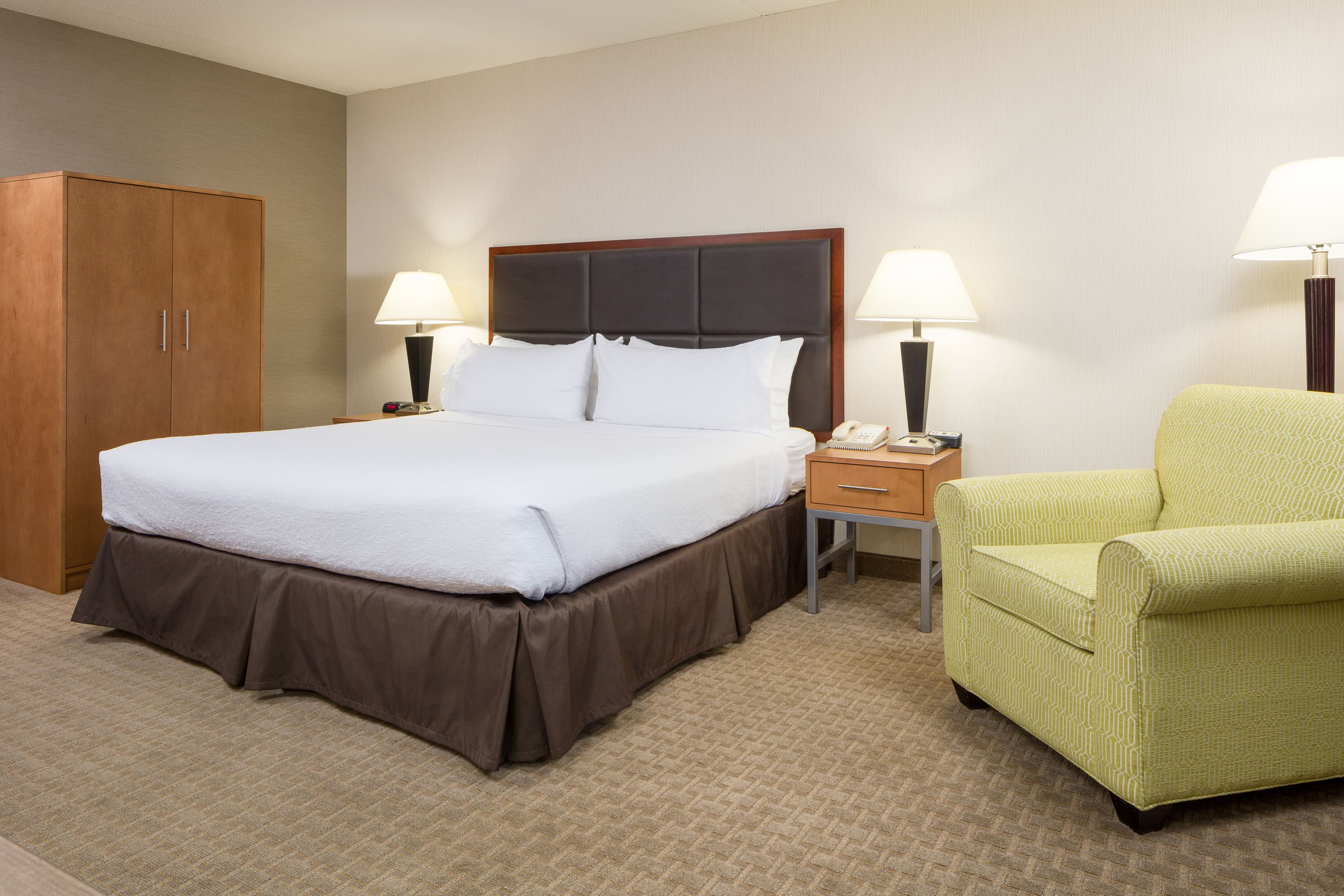 Holiday Inn Manchester Airport — 6