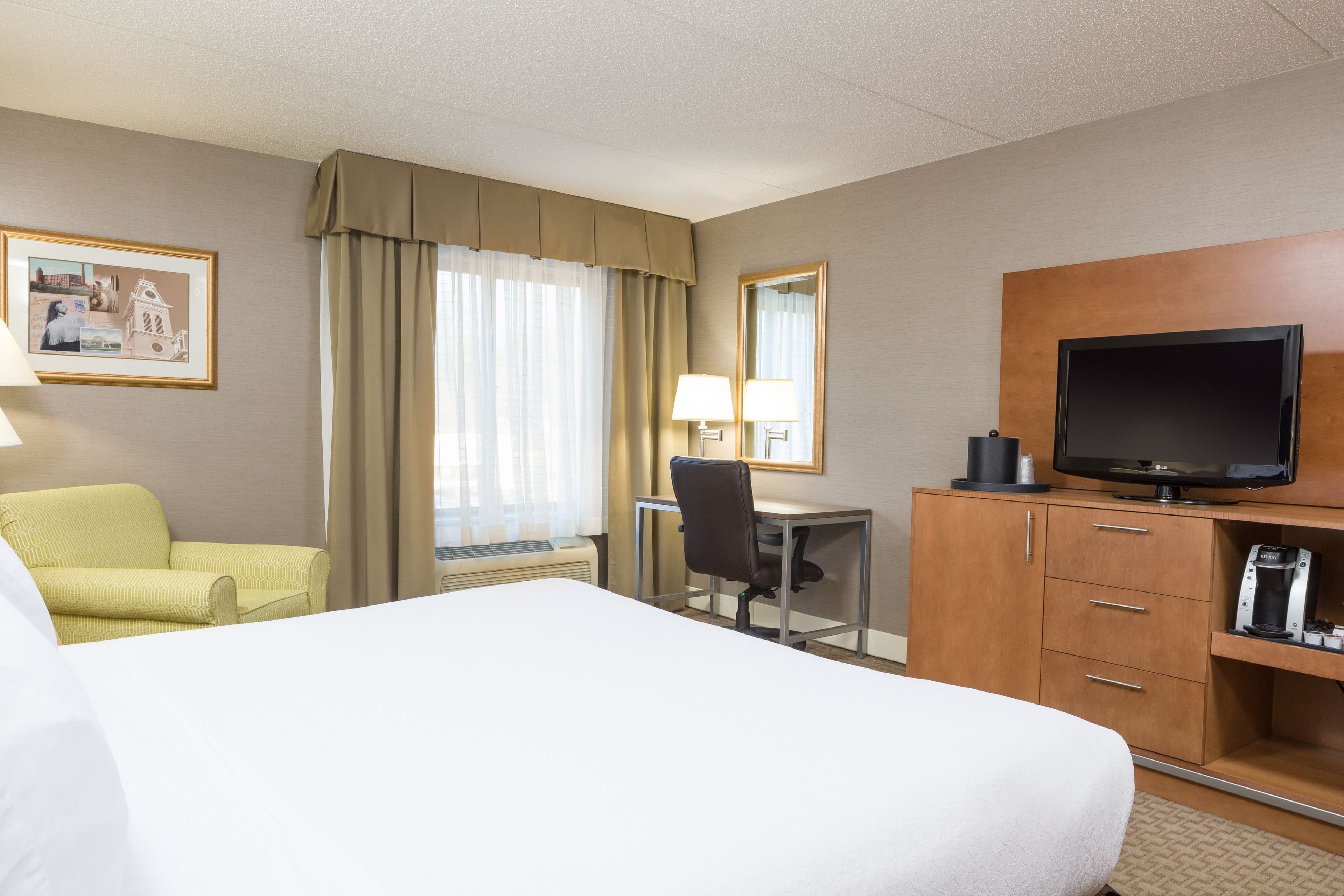 Holiday Inn Manchester Airport - Image 5