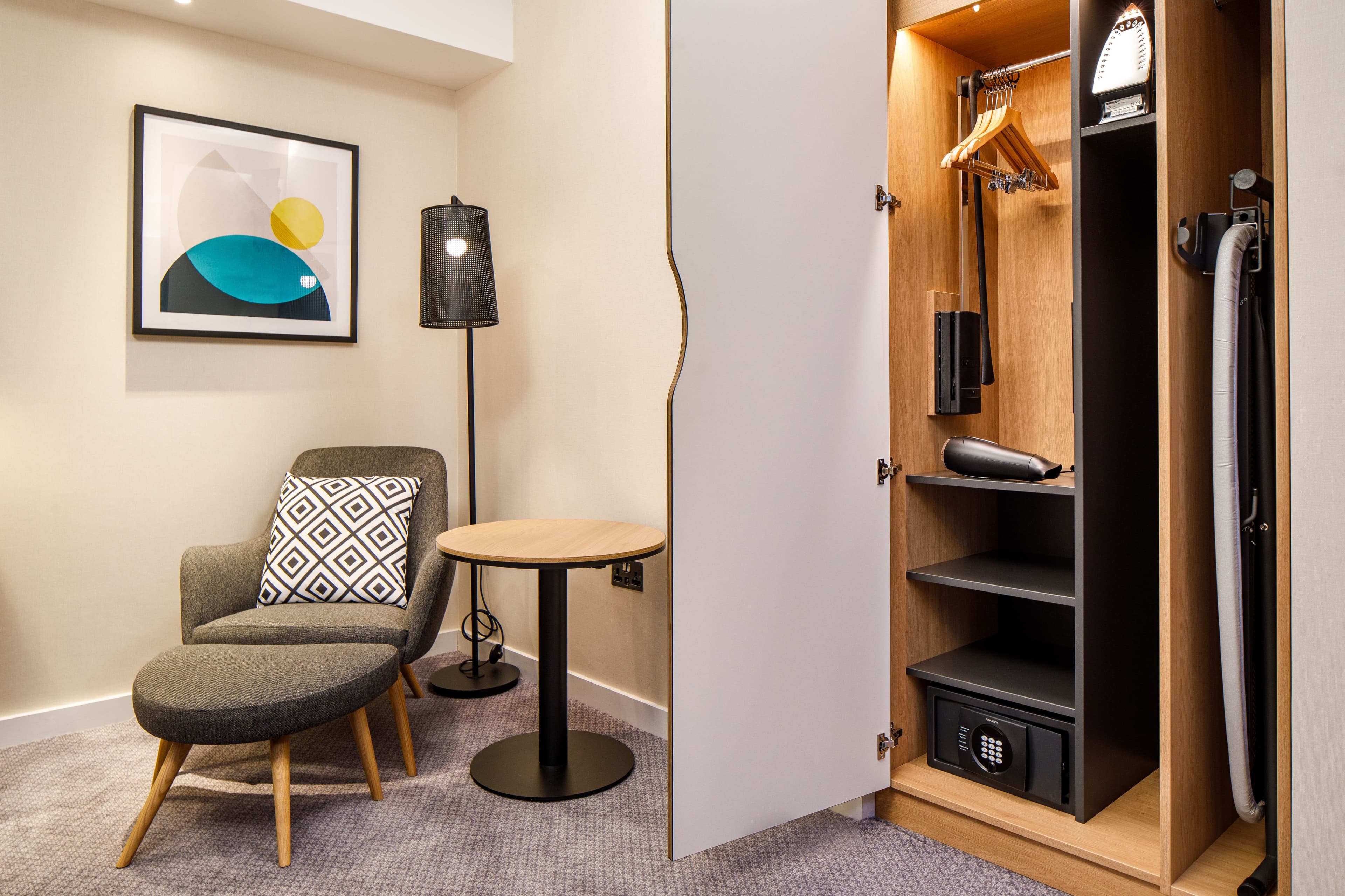 Holiday Inn Manchester Airport — 28