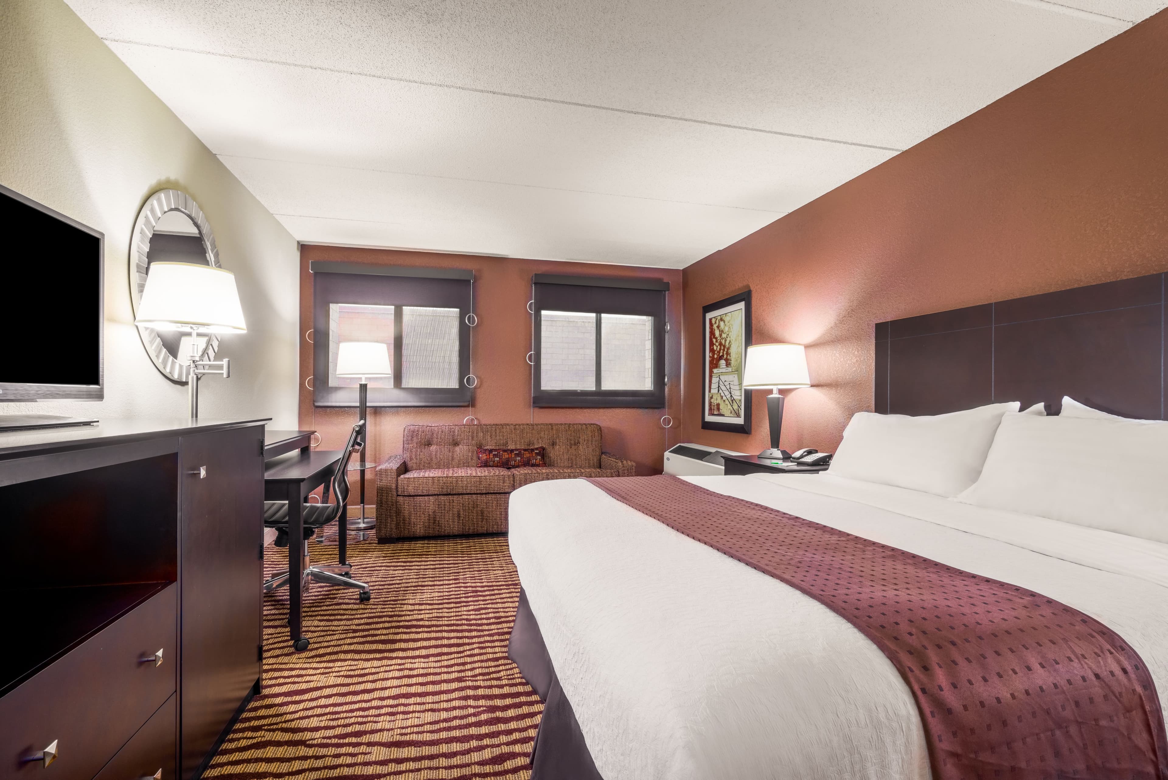 Holiday Inn Manitowoc — 8