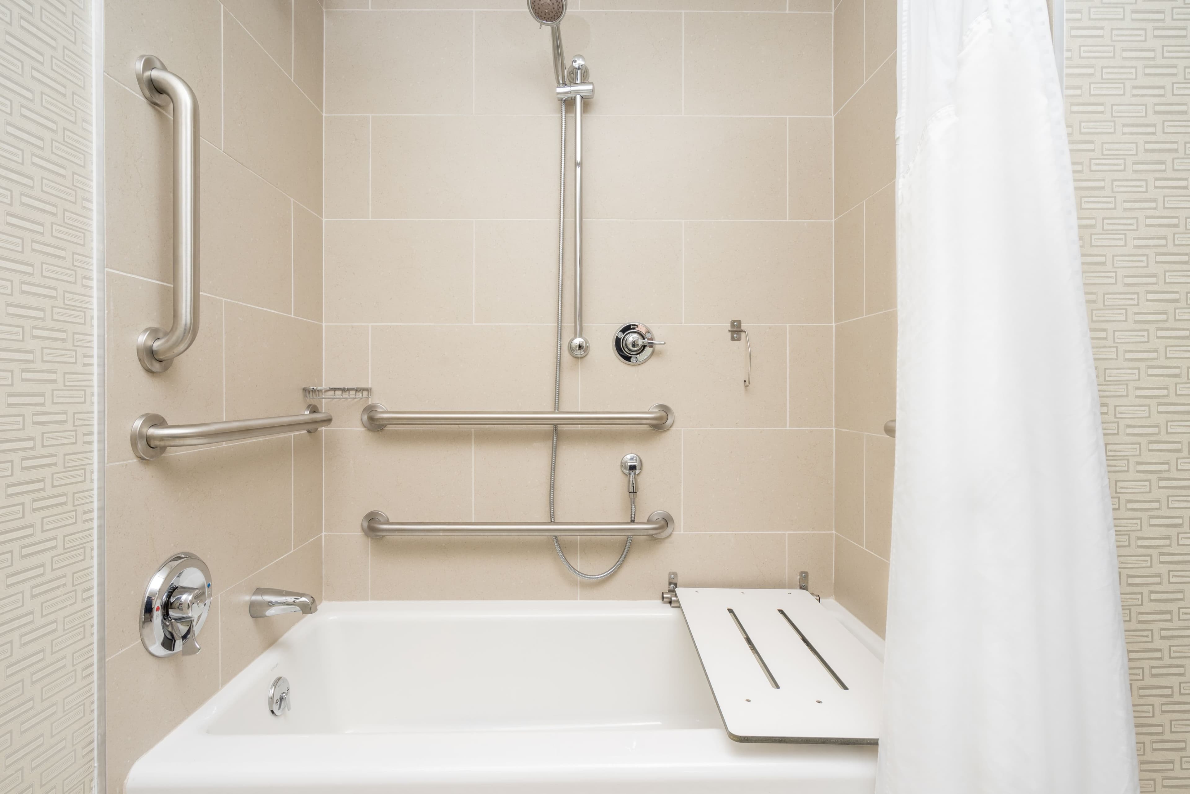 Holiday Inn Manitowoc — 6