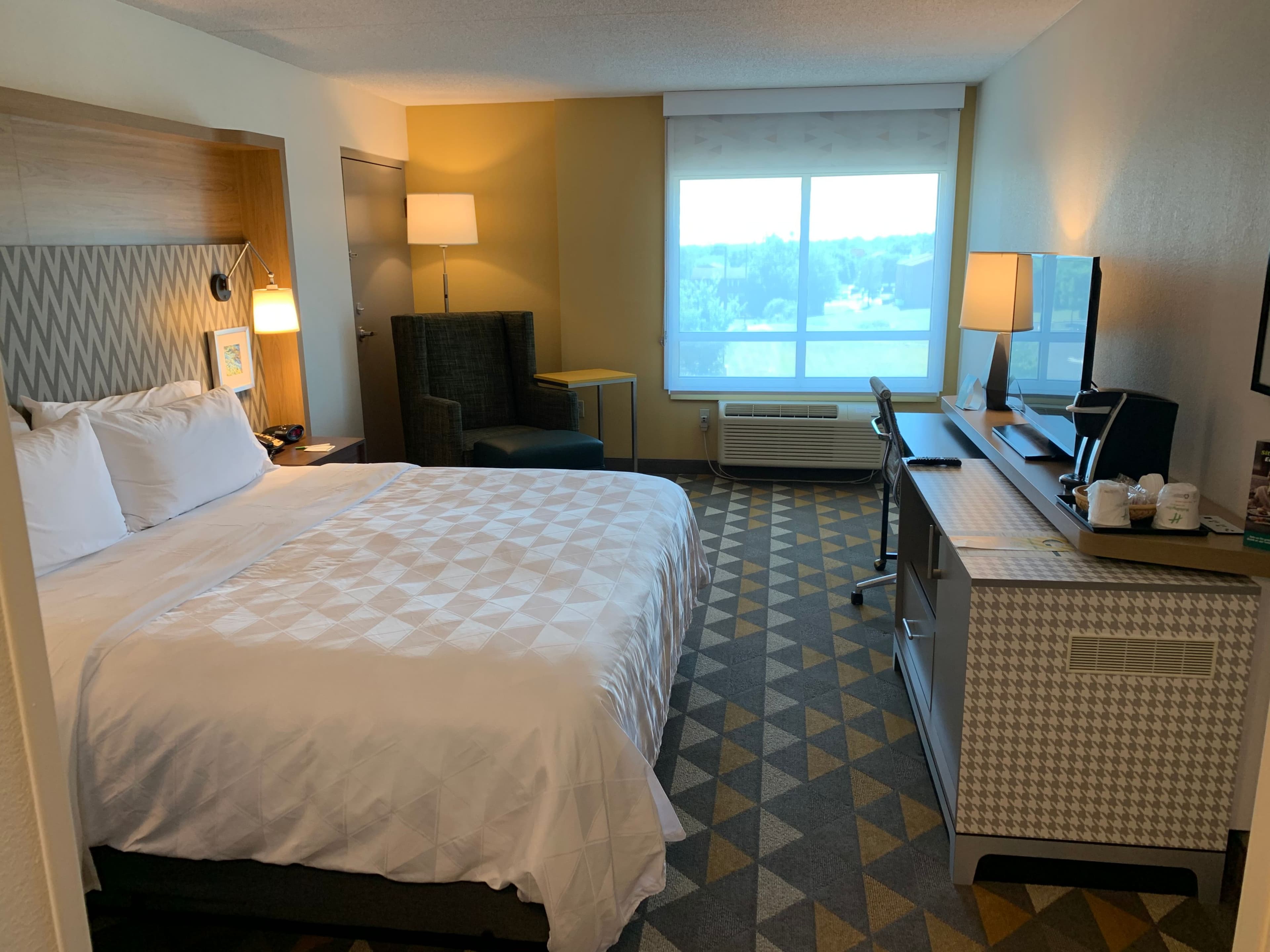 Holiday Inn Martinsburg - Image 5
