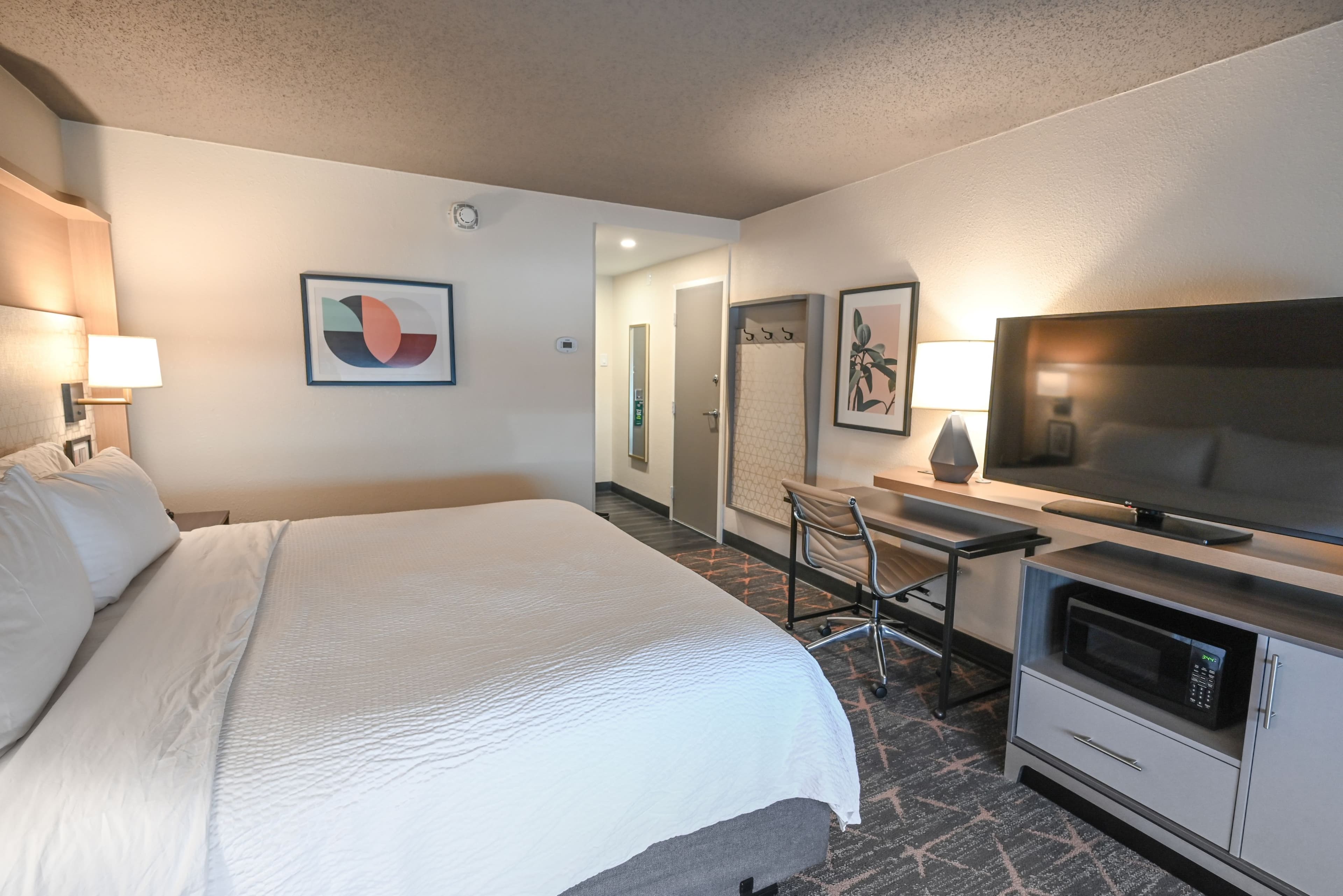 Holiday Inn Cleveland-Mayfield - Image 4
