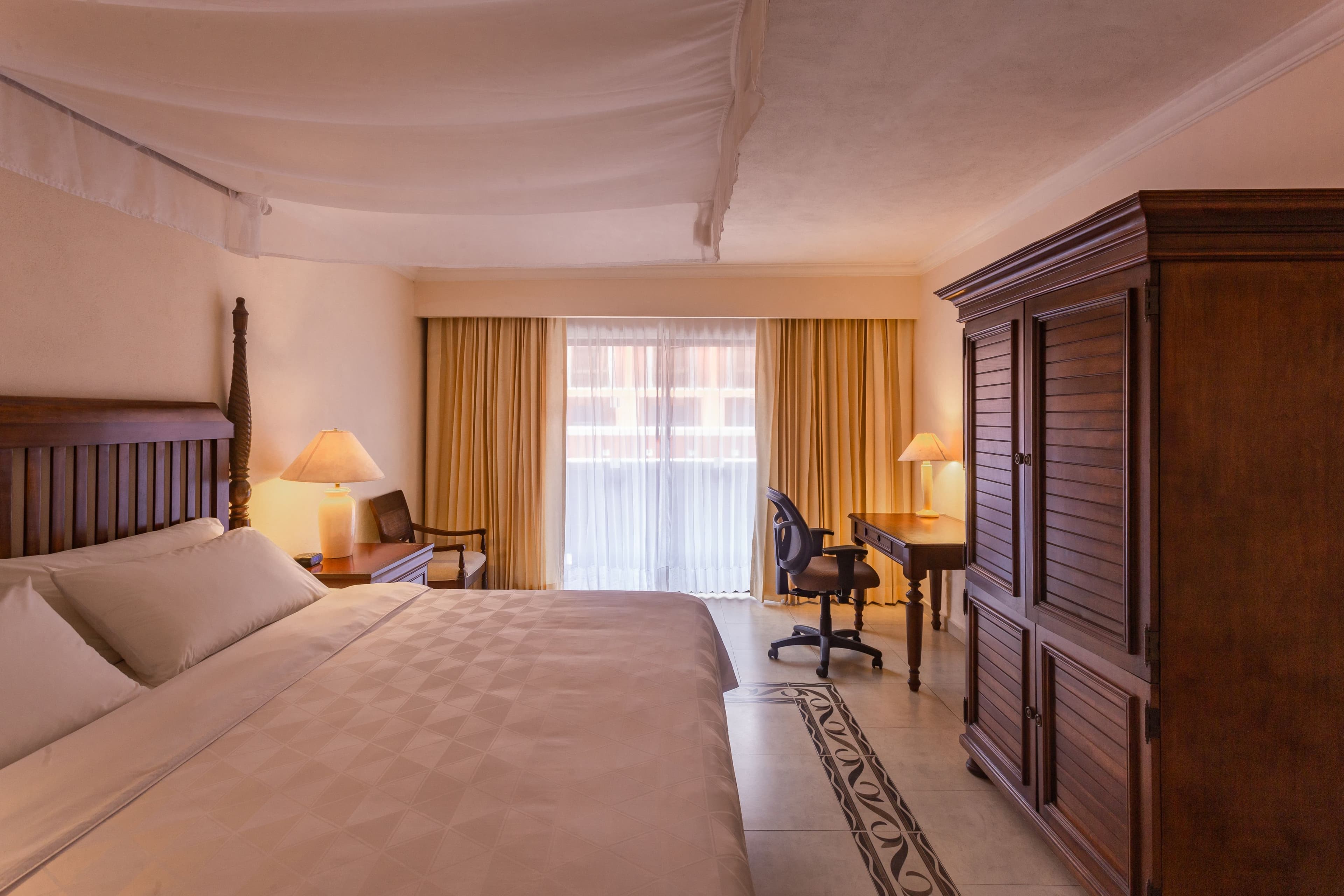 Holiday Inn Merida - Image 3