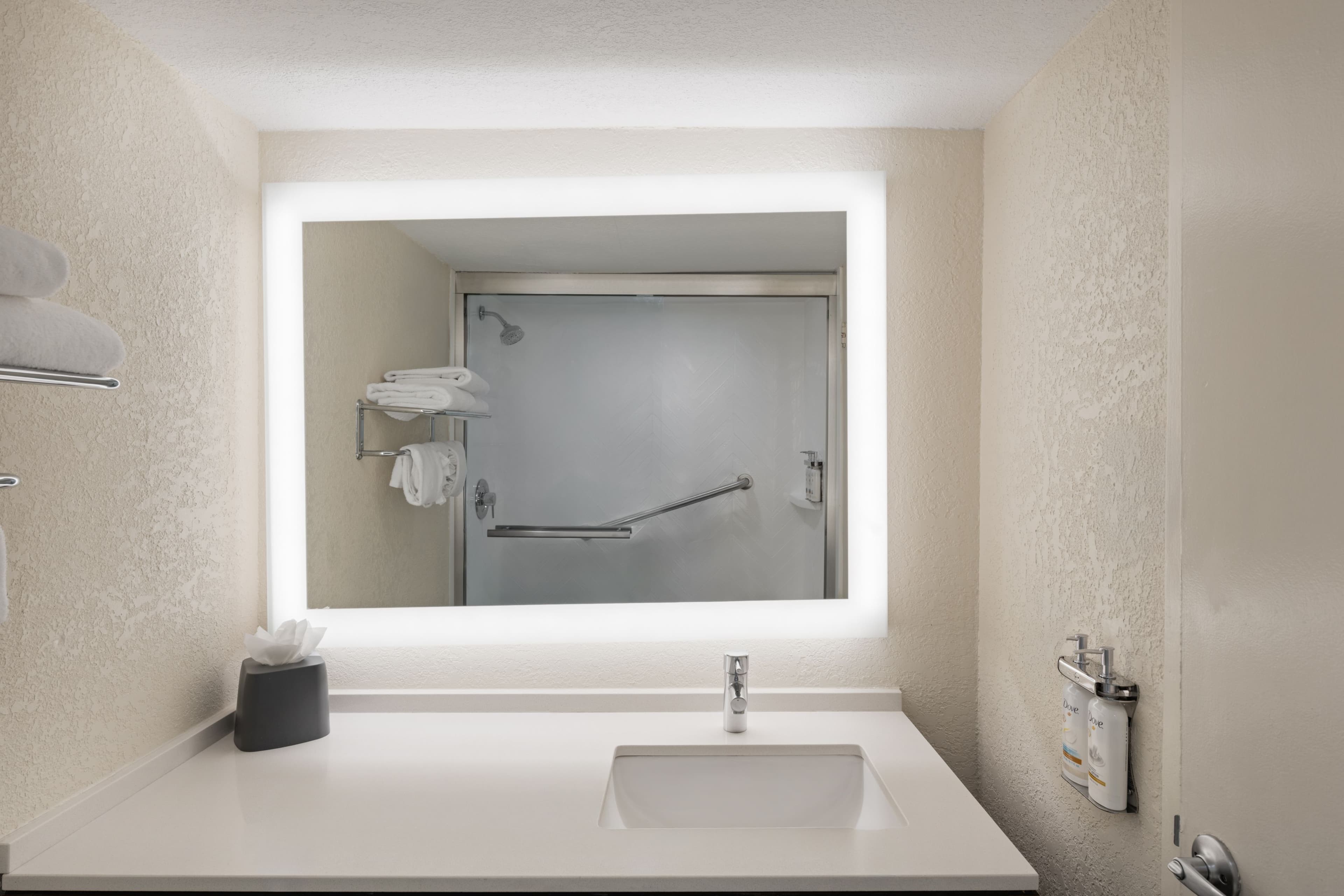 Holiday Inn Miami-International Airport — 7