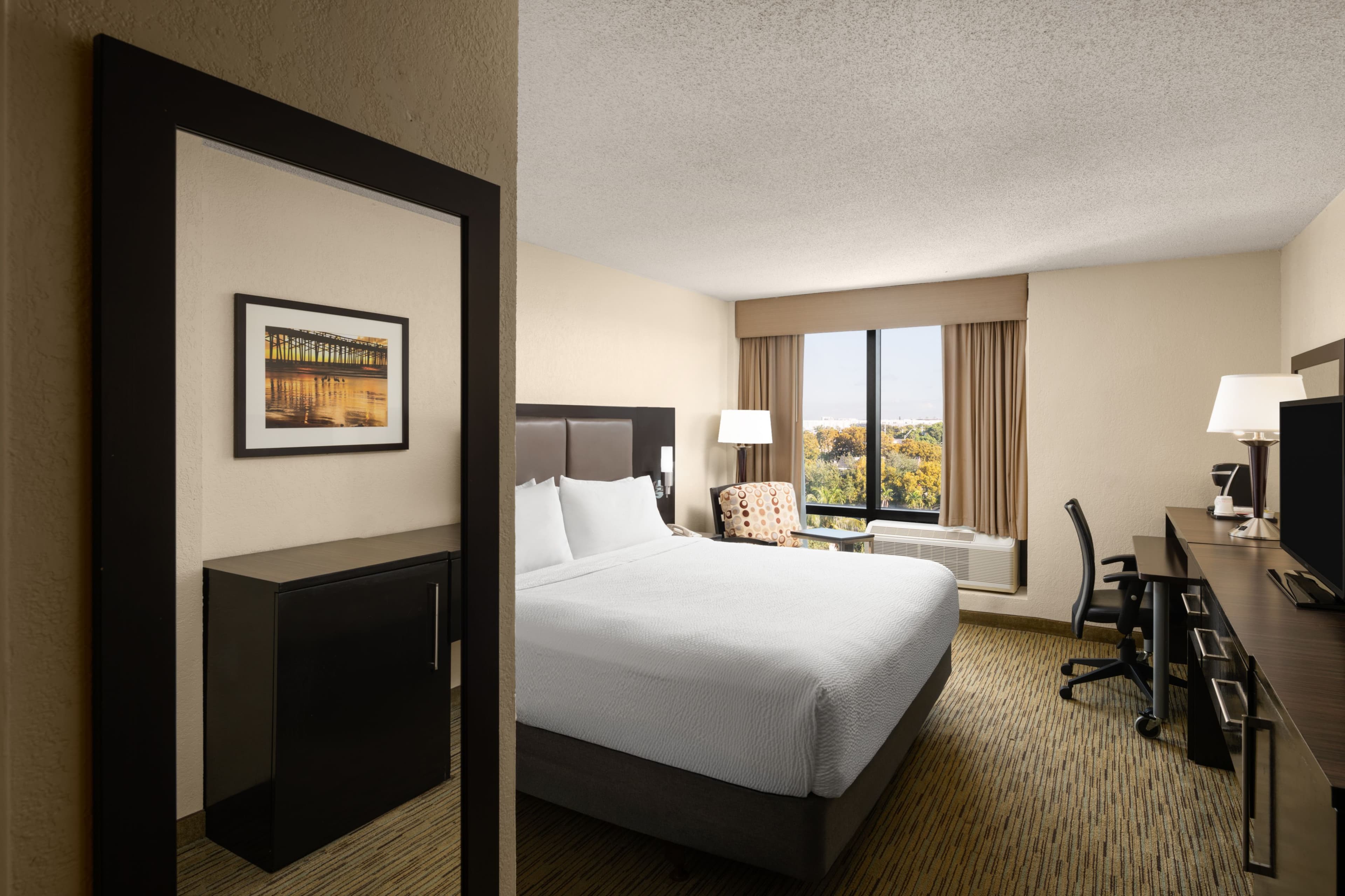 Holiday Inn Miami-International Airport - Image 3