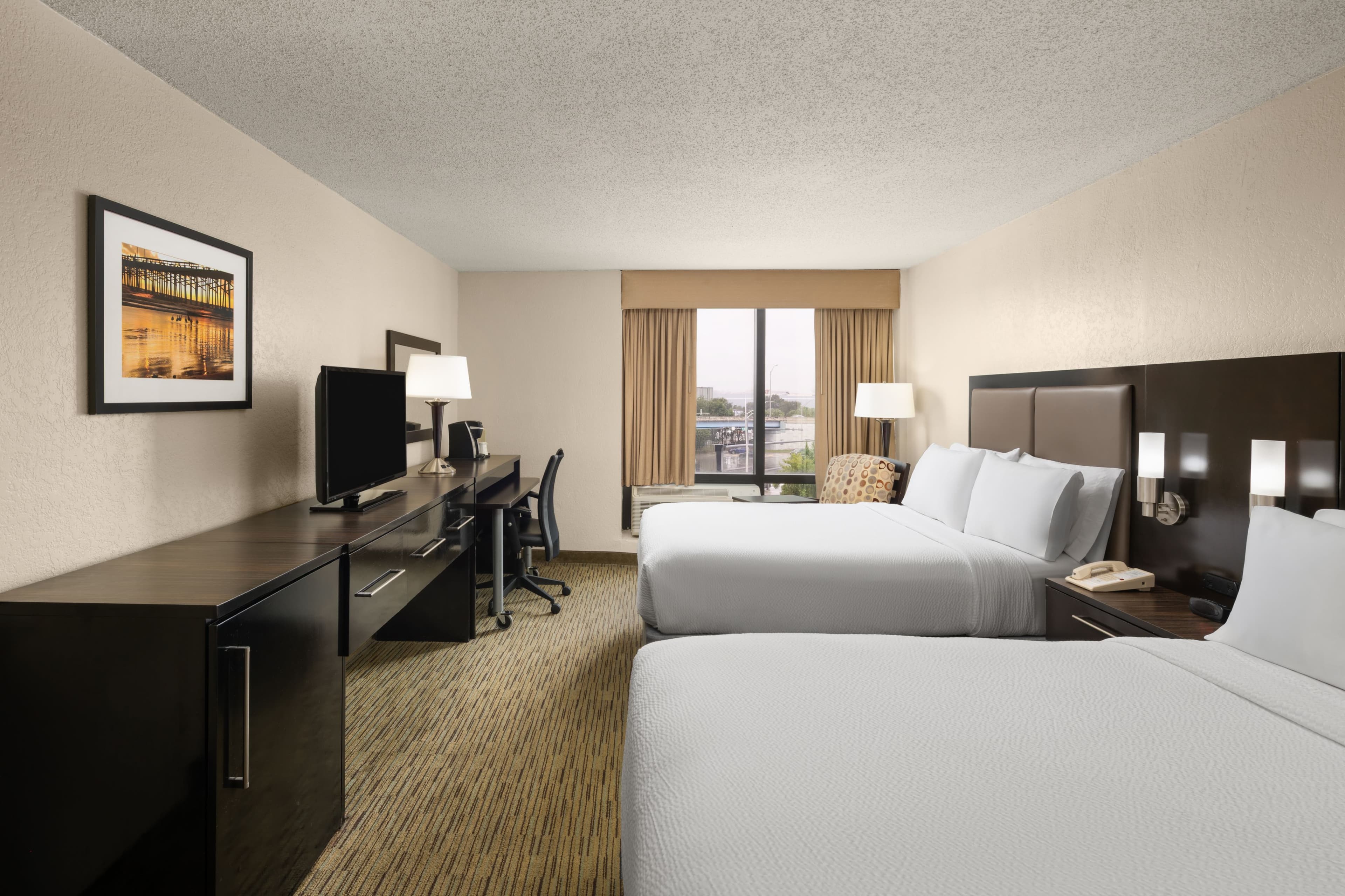 Holiday Inn Miami-International Airport — 10
