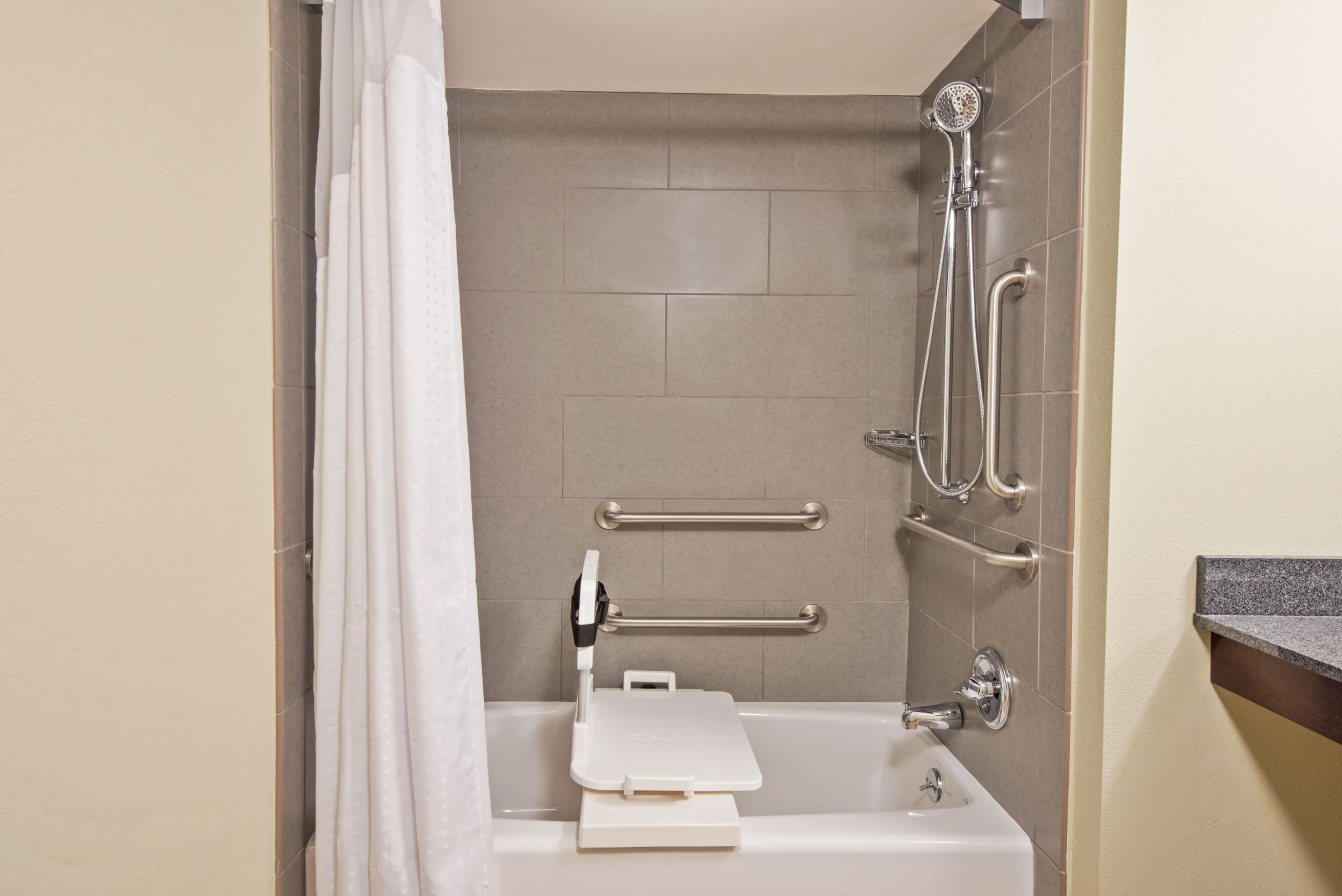 Holiday Inn Harrisburg East - Image 3