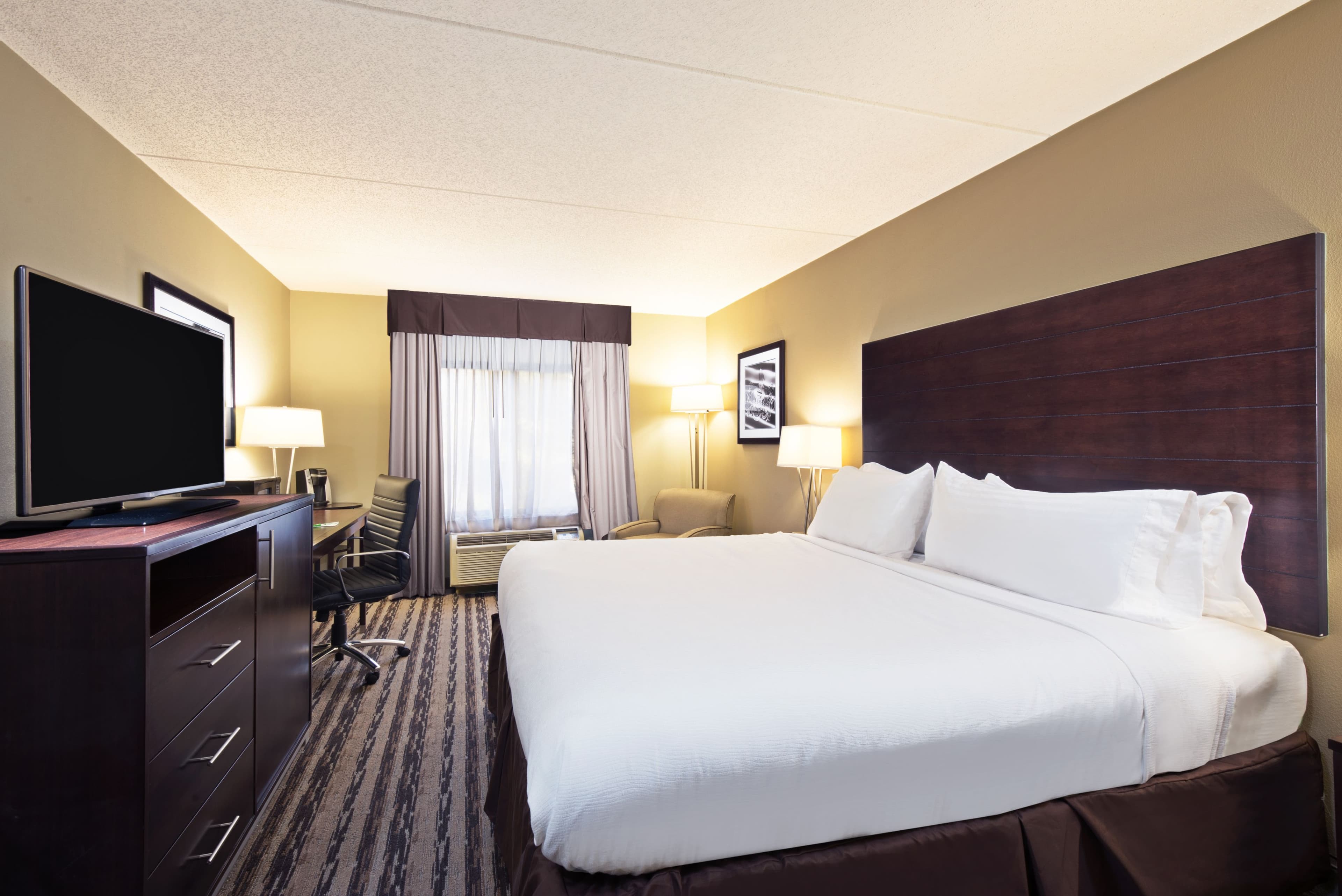 Holiday Inn Harrisburg East - Image 2
