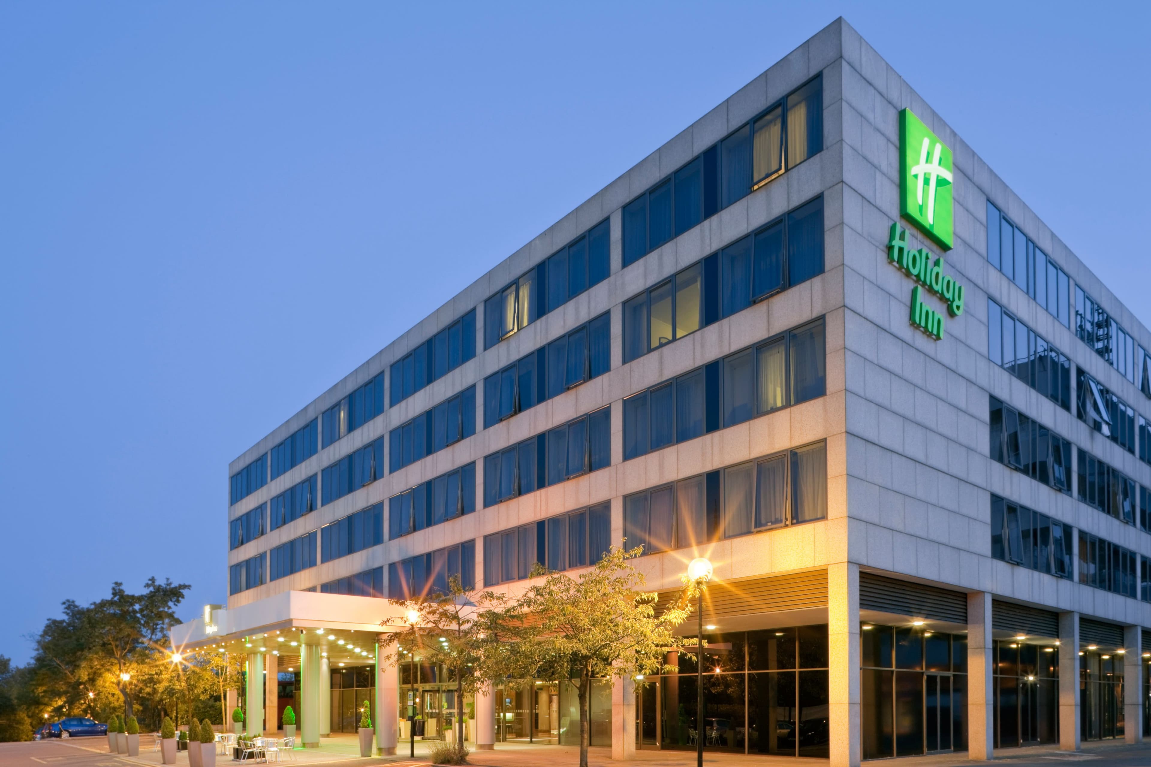 Holiday Inn Milton Keynes - Central - Image 1