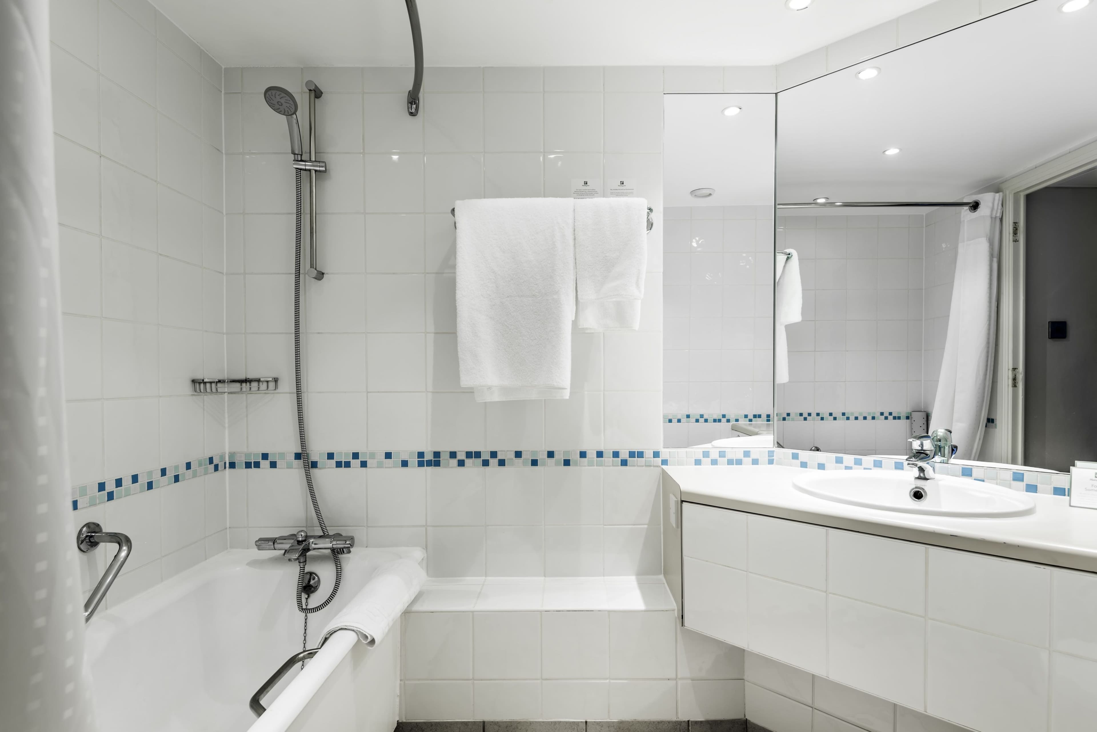 Holiday Inn Milton Keynes - Central - Image 4