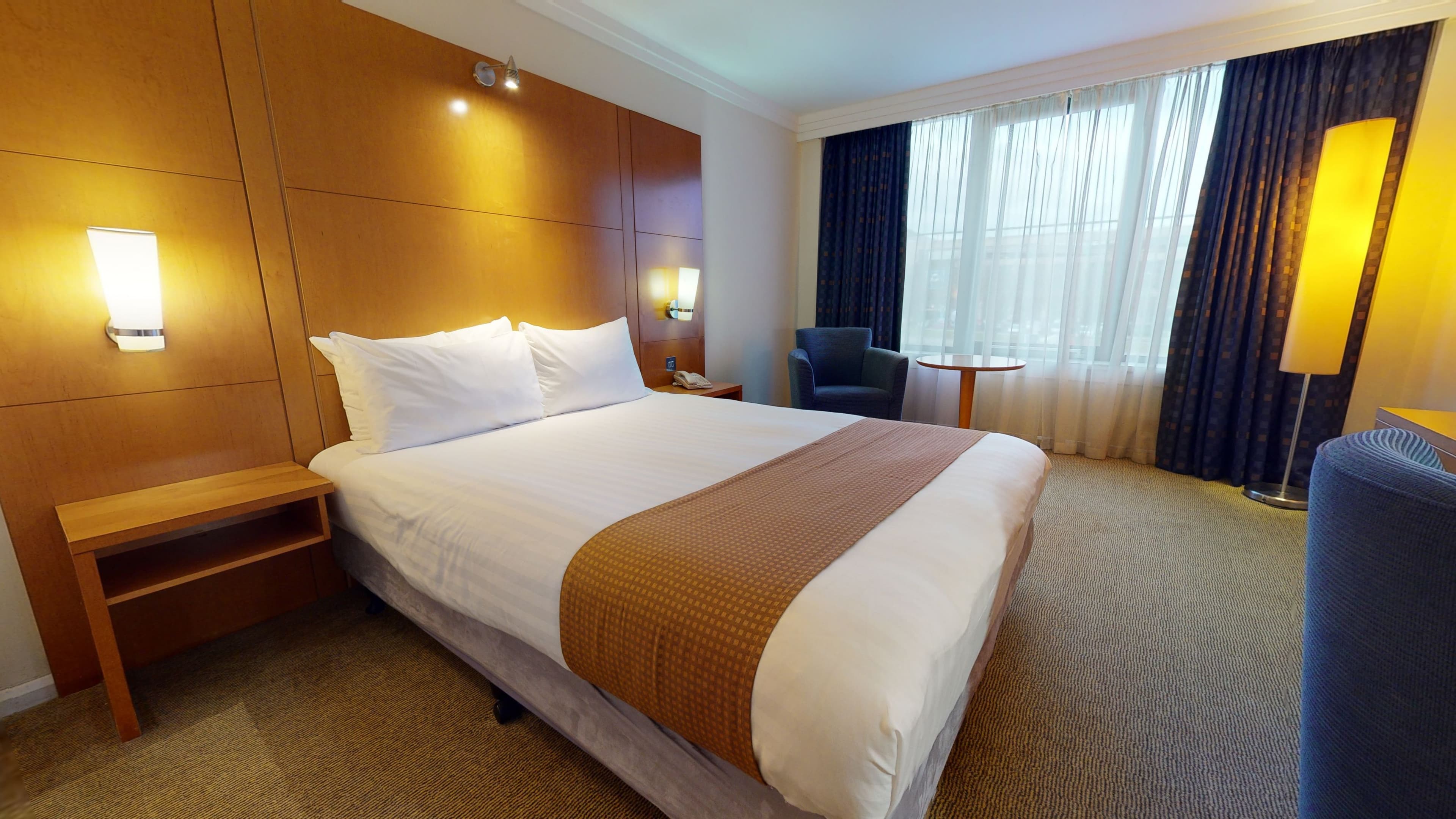 Holiday Inn Milton Keynes - Central - Image 3