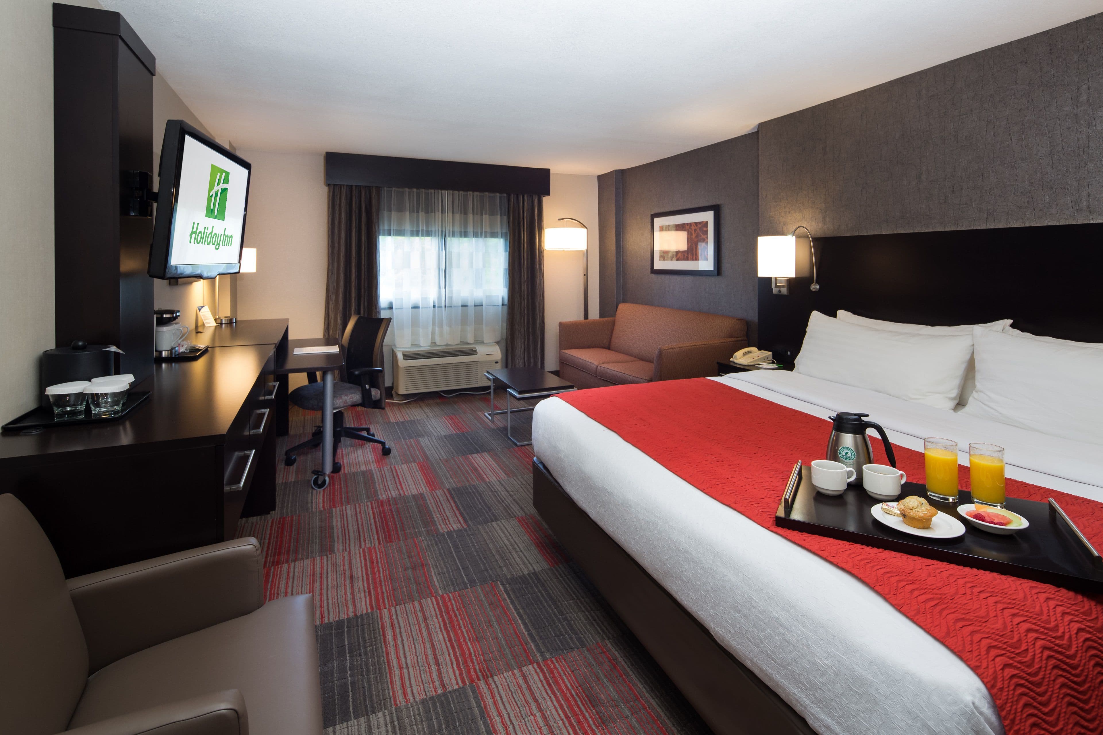 Holiday Inn Milwaukee Riverfront — 10