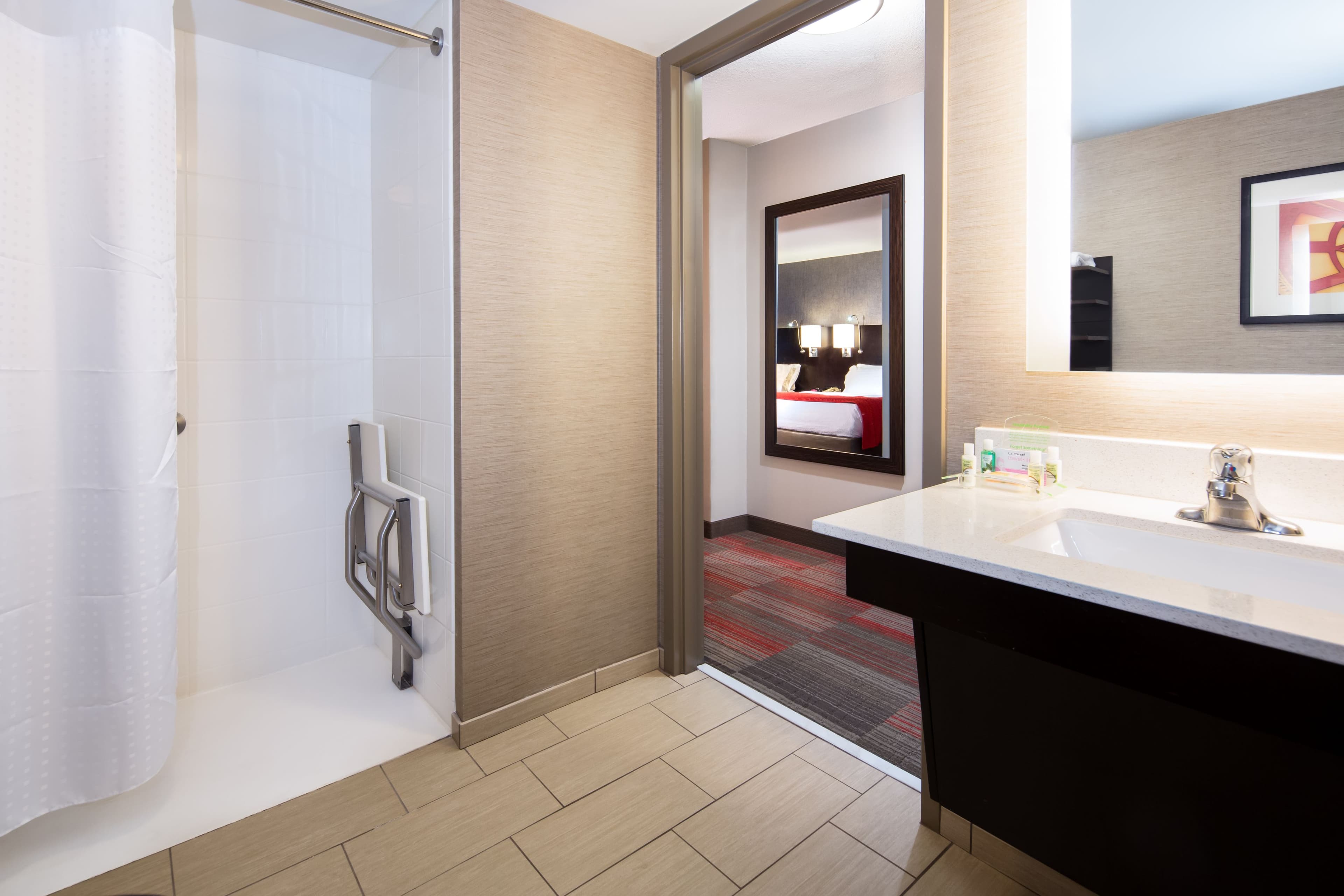 Holiday Inn Milwaukee Riverfront — 32