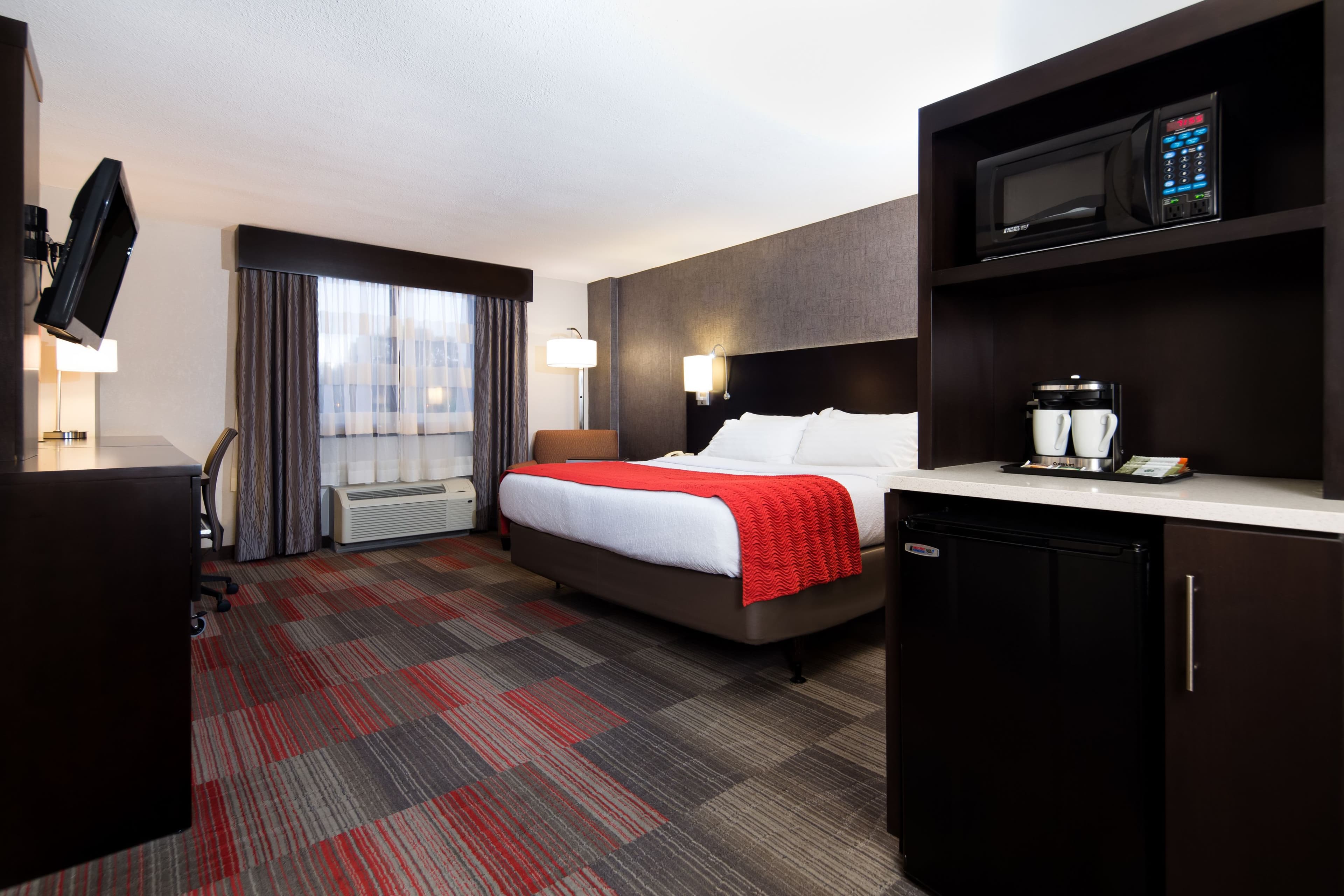 Holiday Inn Milwaukee Riverfront - Image 3
