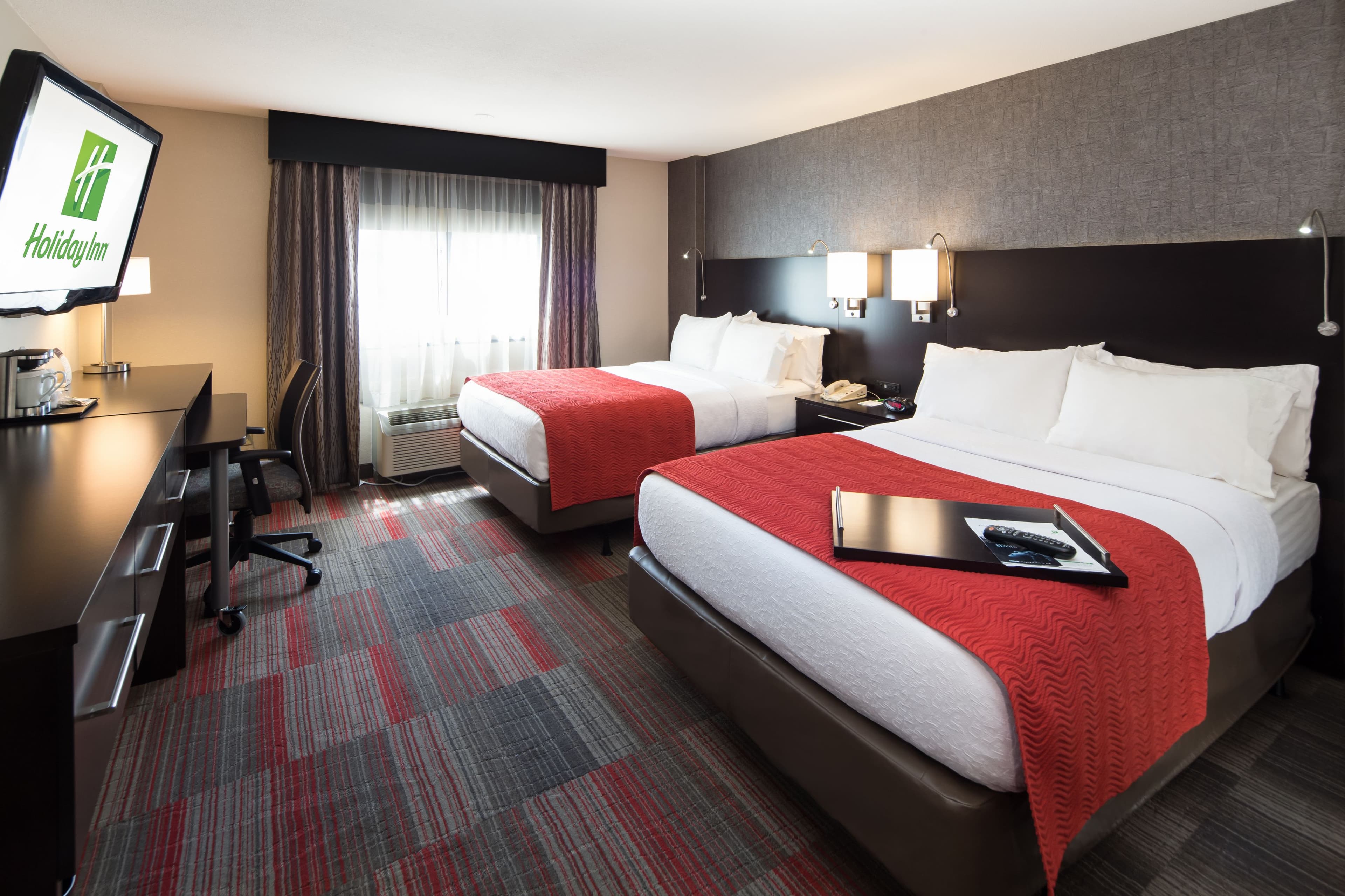 Holiday Inn Milwaukee Riverfront — 55