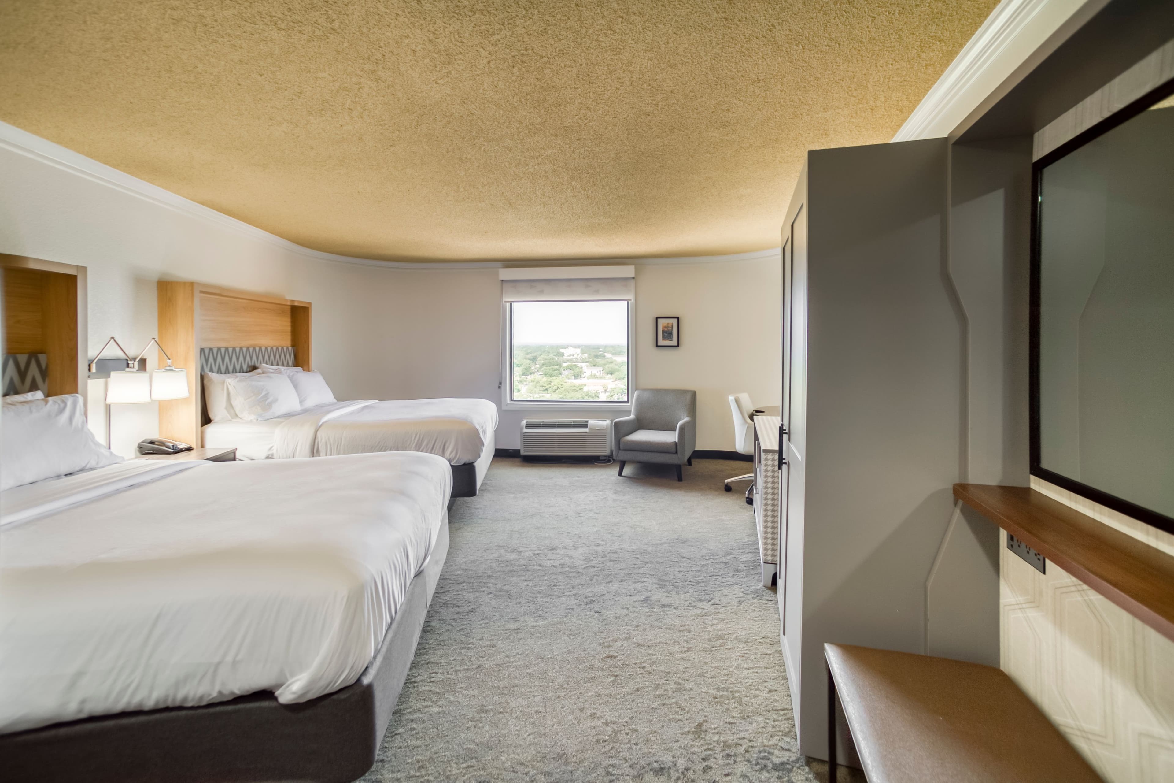 Holiday Inn Mobile-Dwtn/Hist. District — 30
