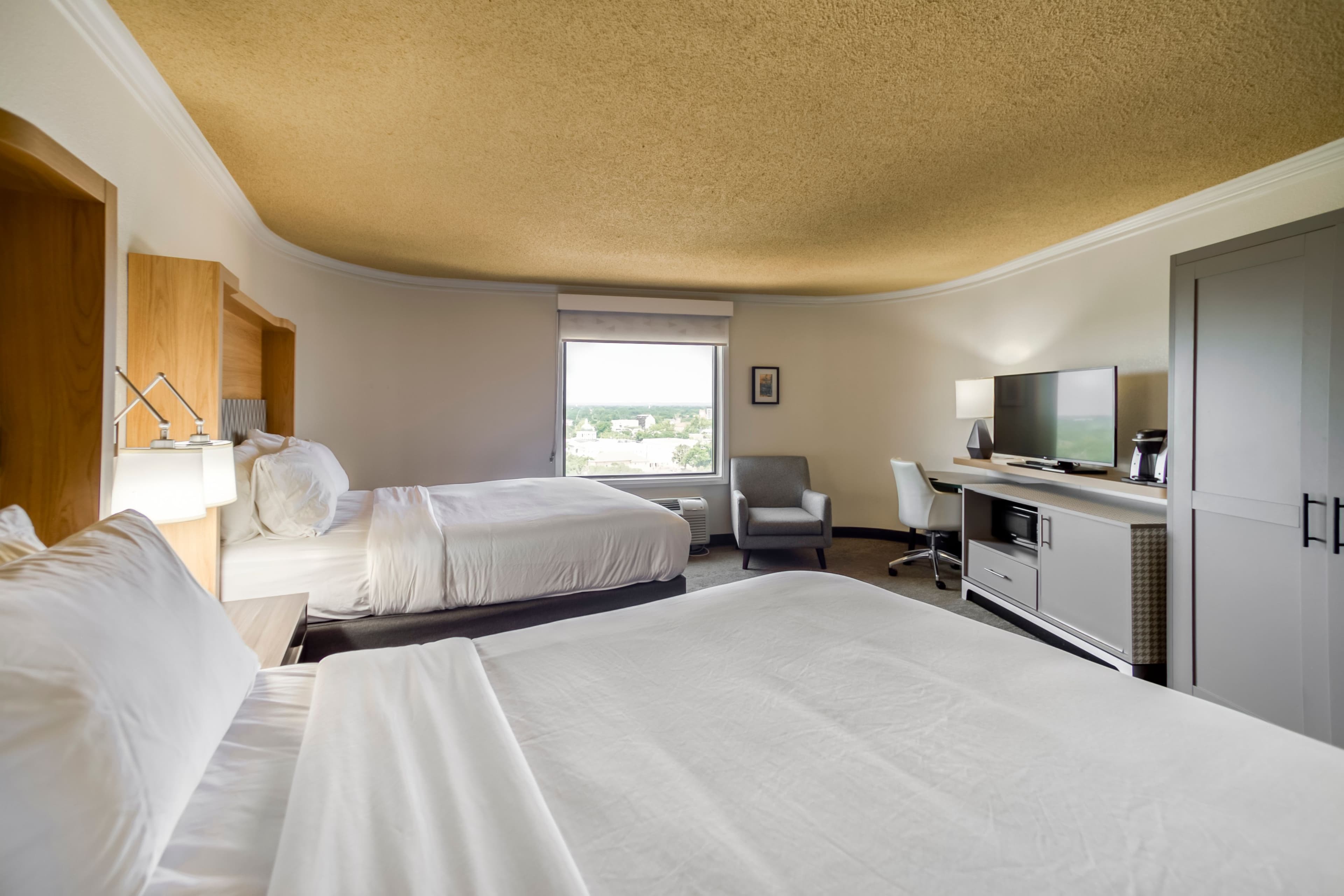 Holiday Inn Mobile-Dwtn/Hist. District — 35
