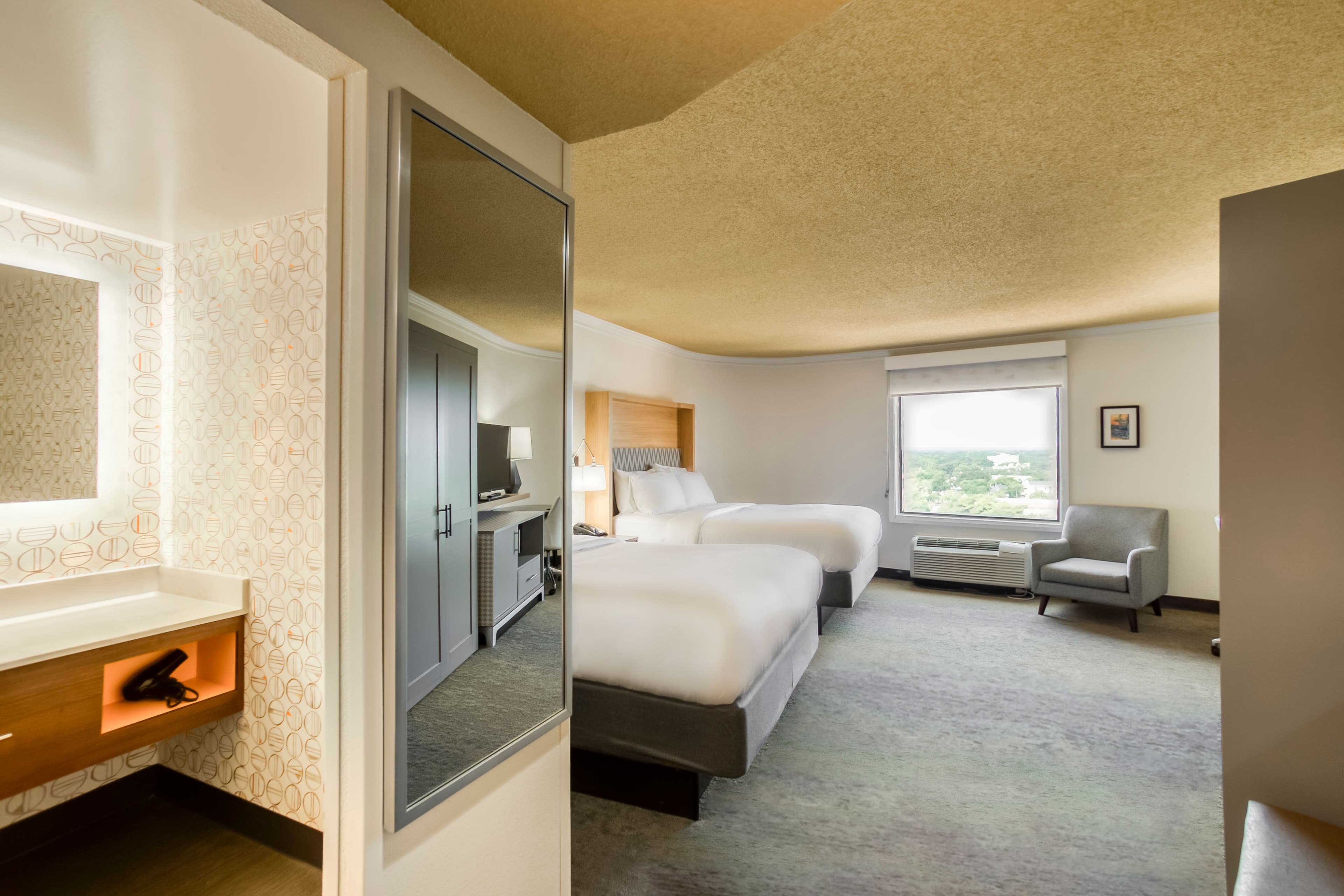Holiday Inn Mobile-Dwtn/Hist. District — 39