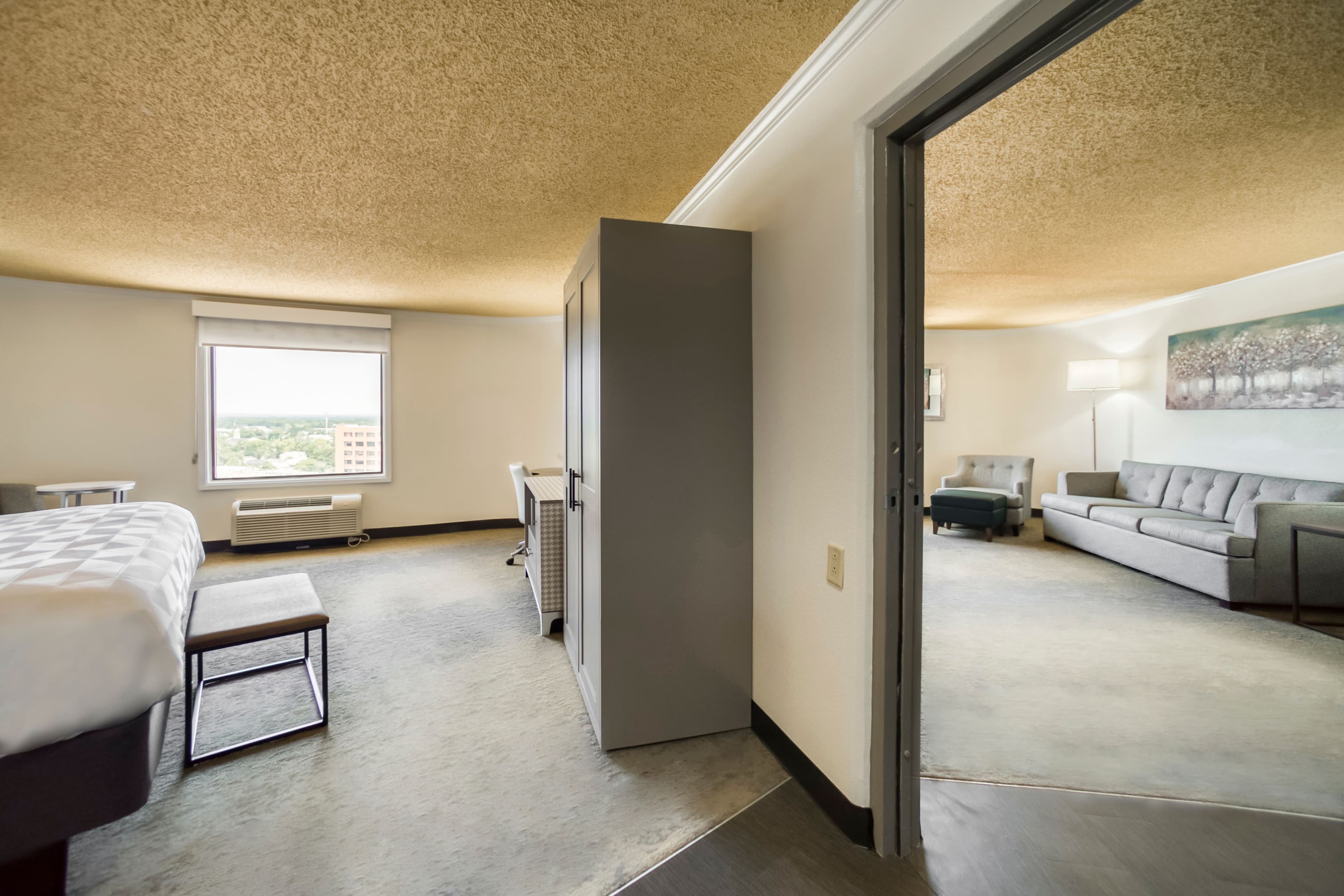 Holiday Inn Mobile-Dwtn/Hist. District — 95