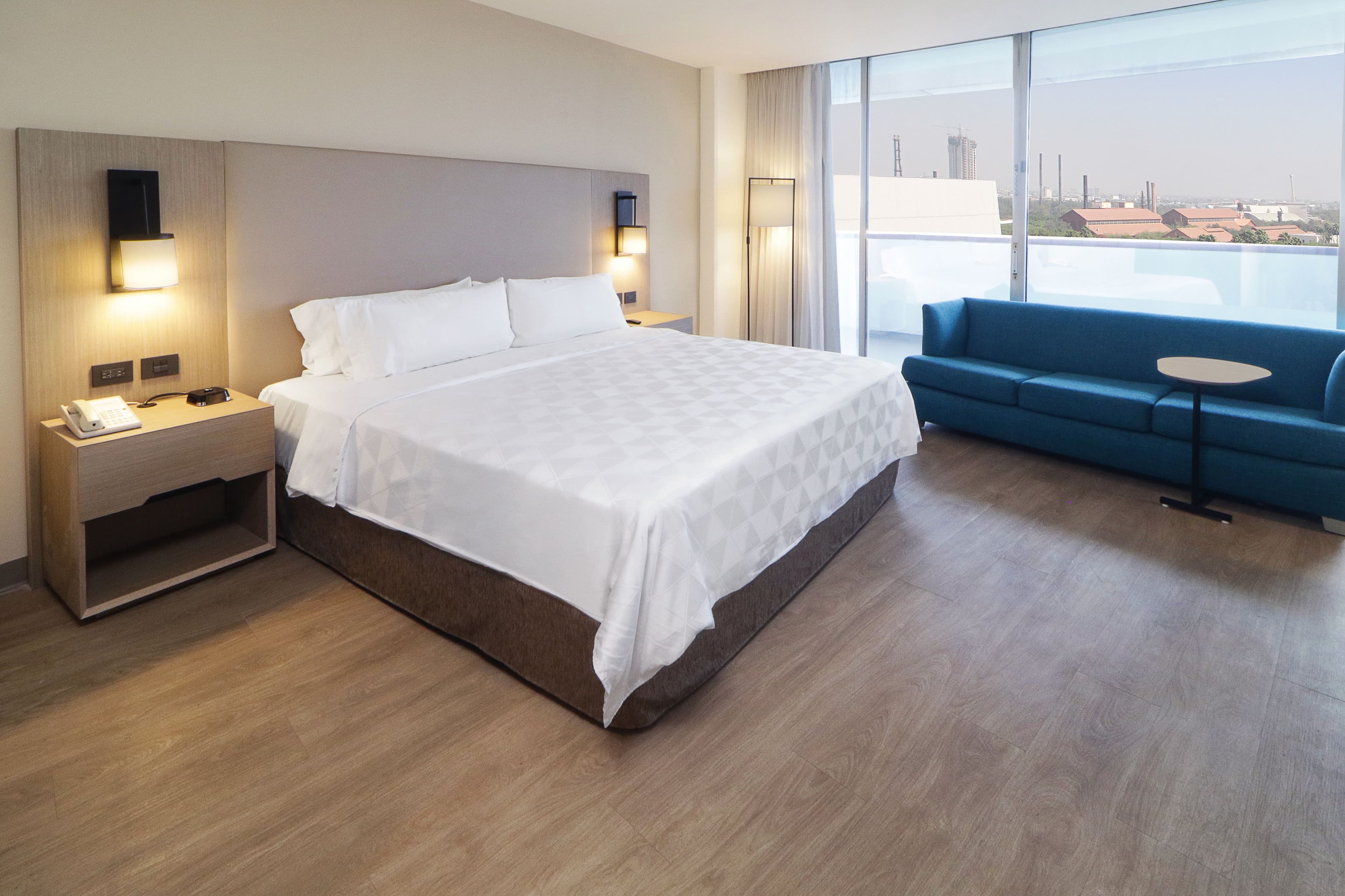 Holiday Inn Monterrey-Parque Fundidora - Image 4