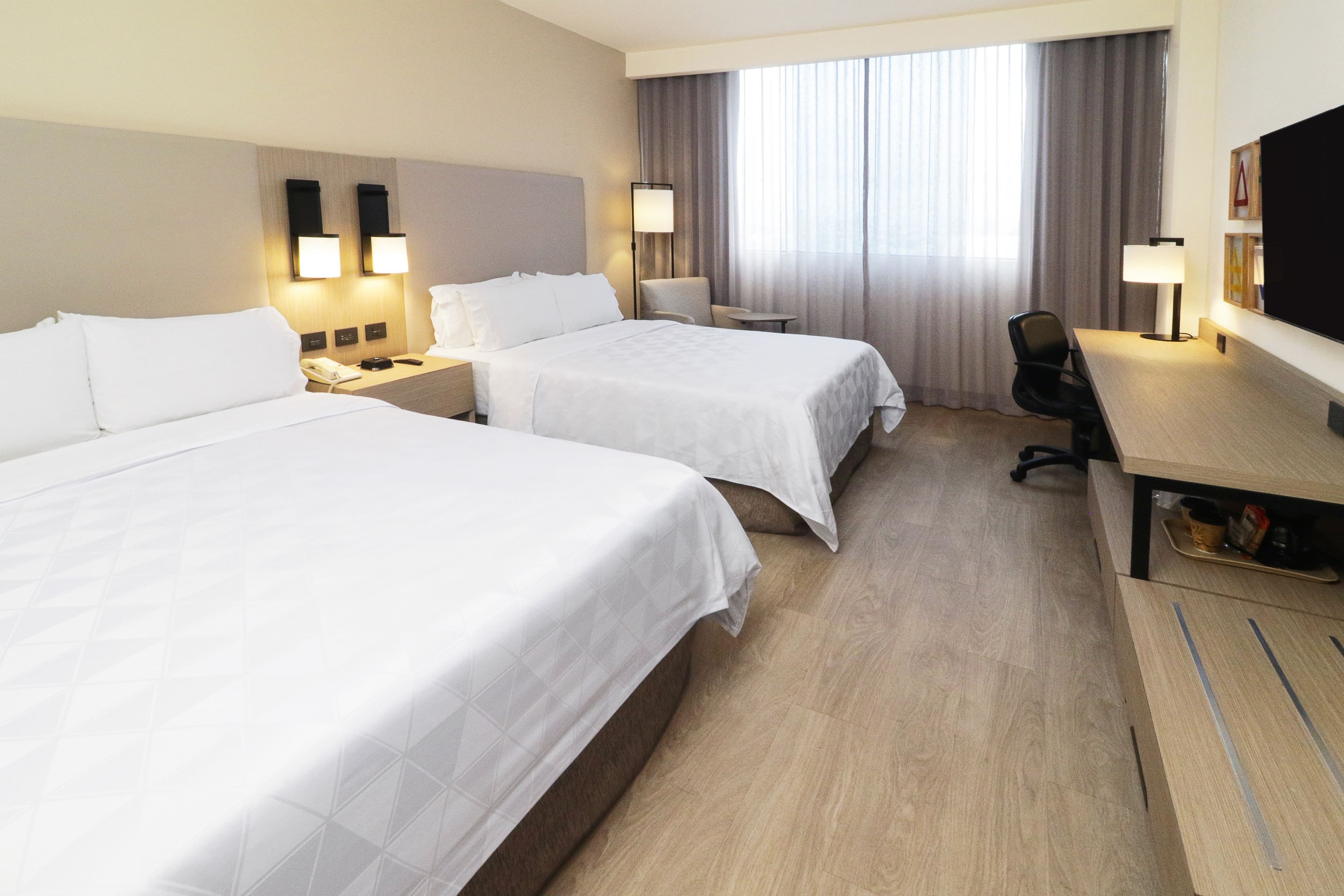 Holiday Inn Monterrey-Parque Fundidora — 14