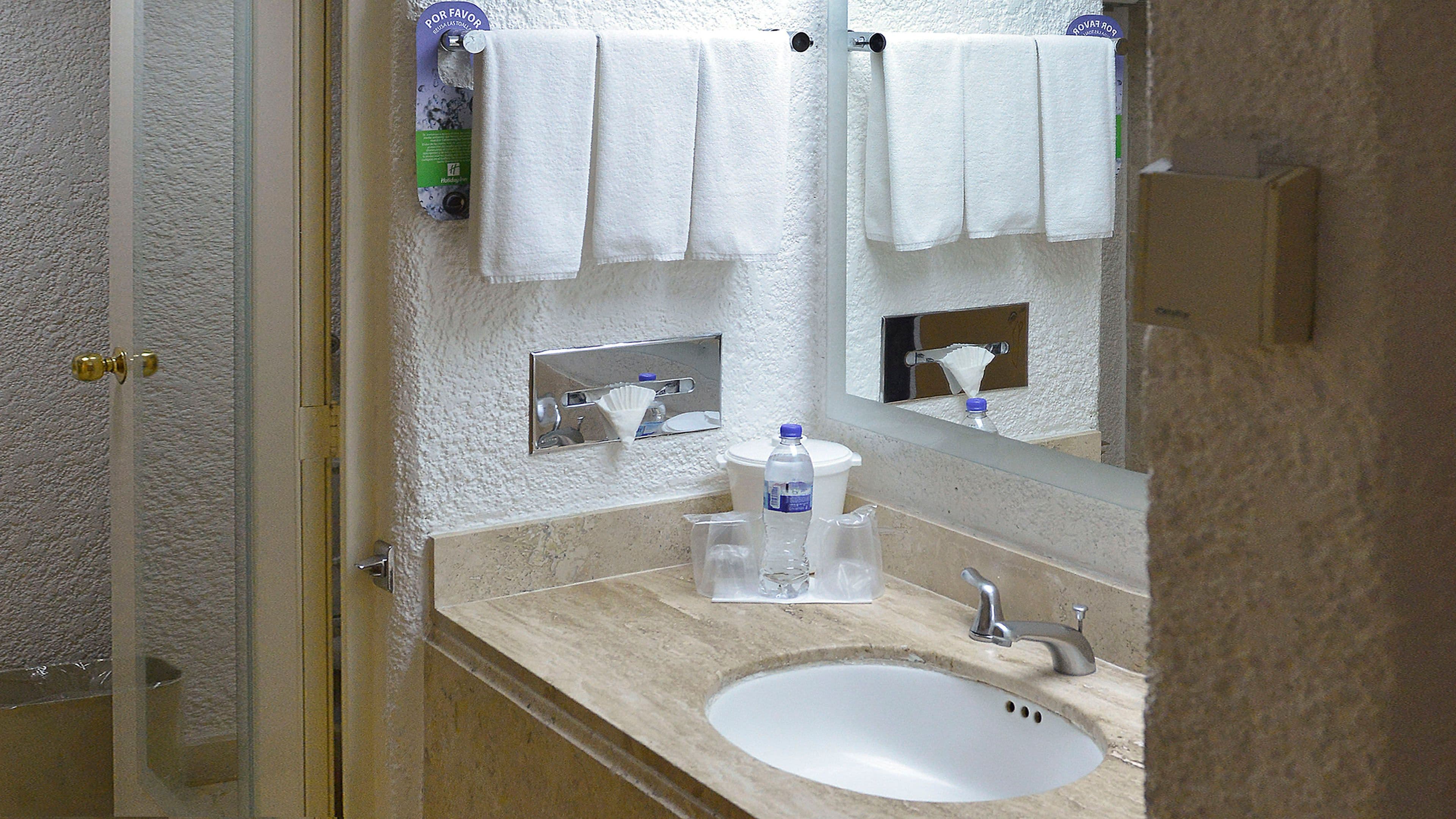 Holiday Inn Morelia — 8