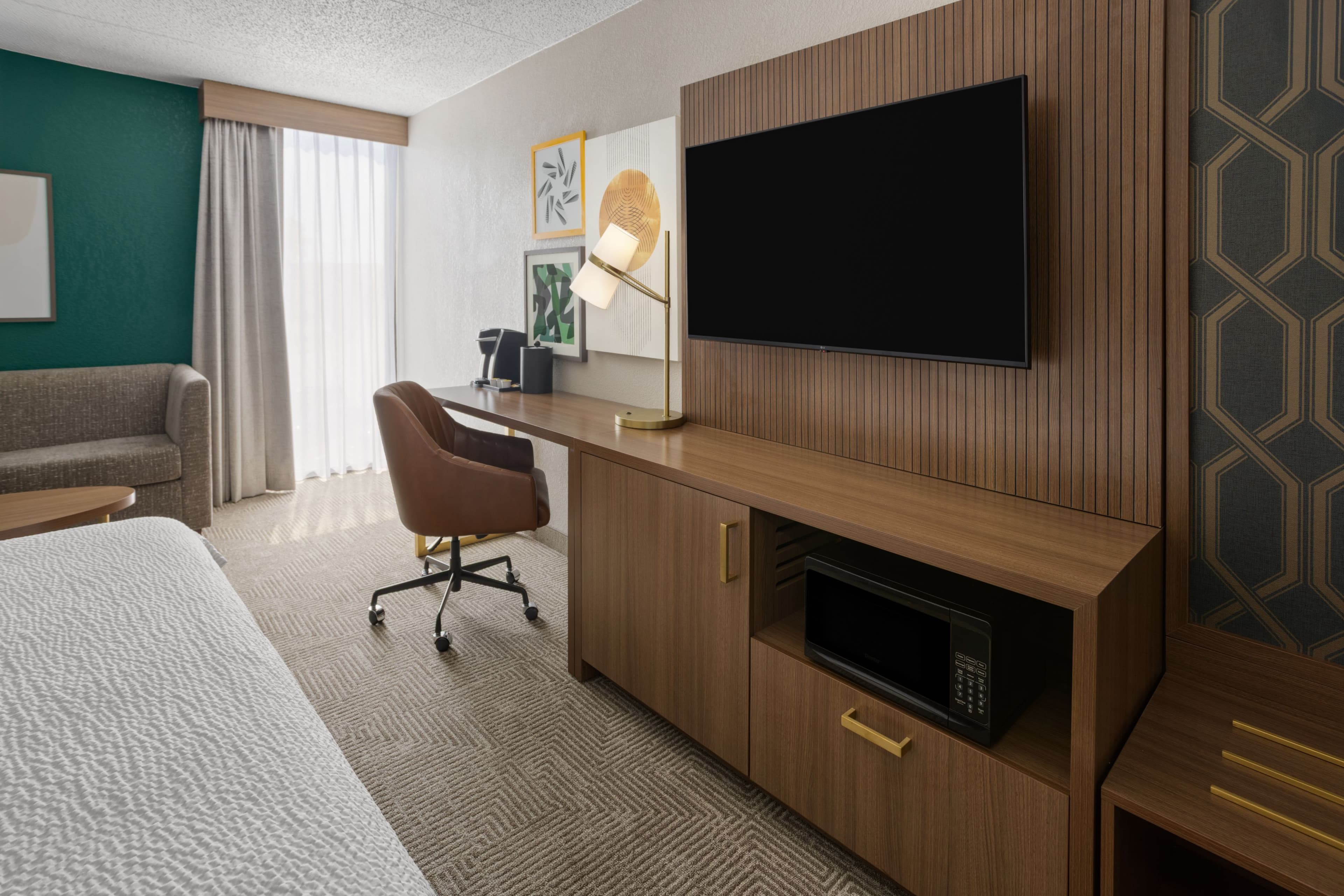 Holiday Inn Morgantown - Reading Area - Image 4
