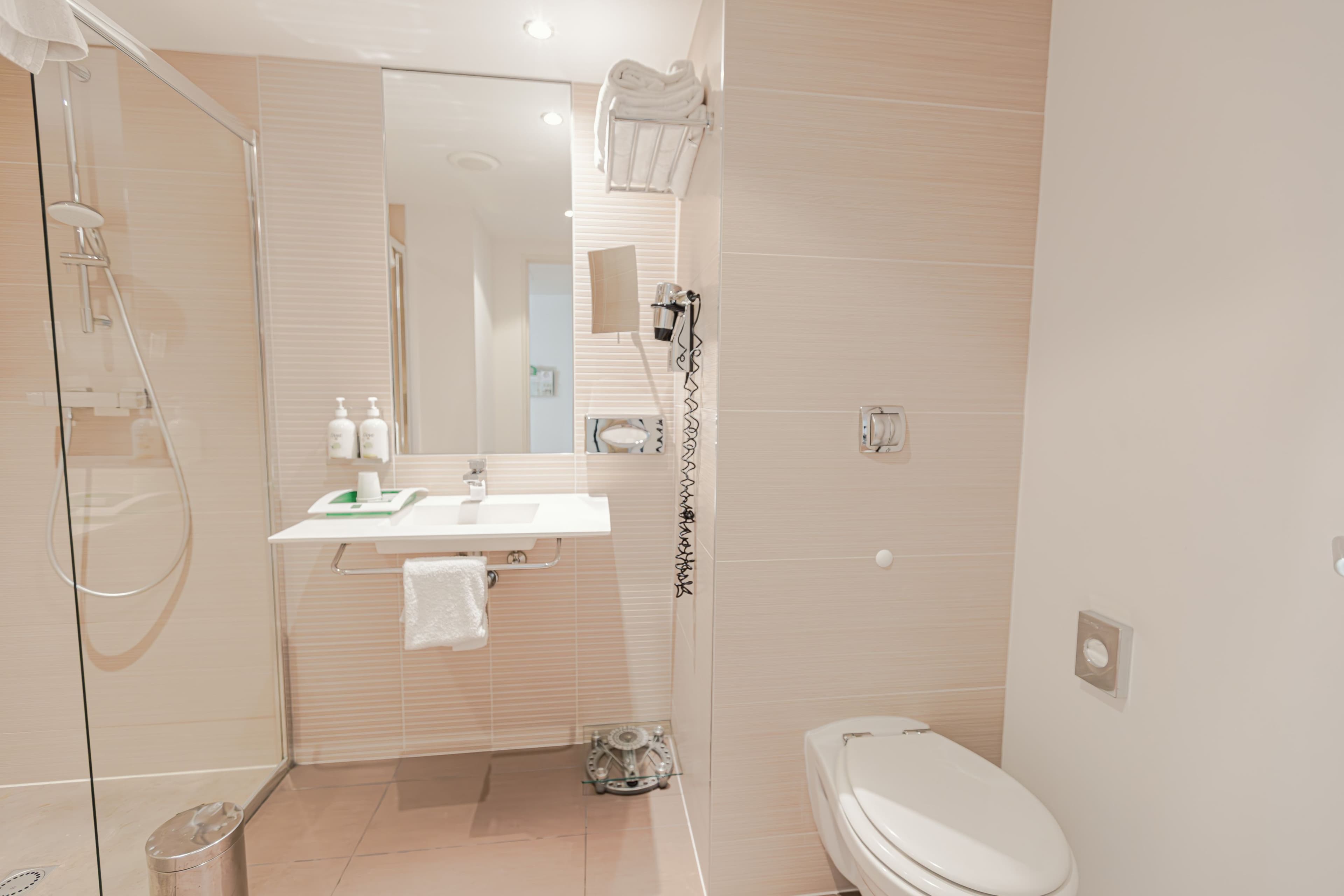 Standard Room - Image 11