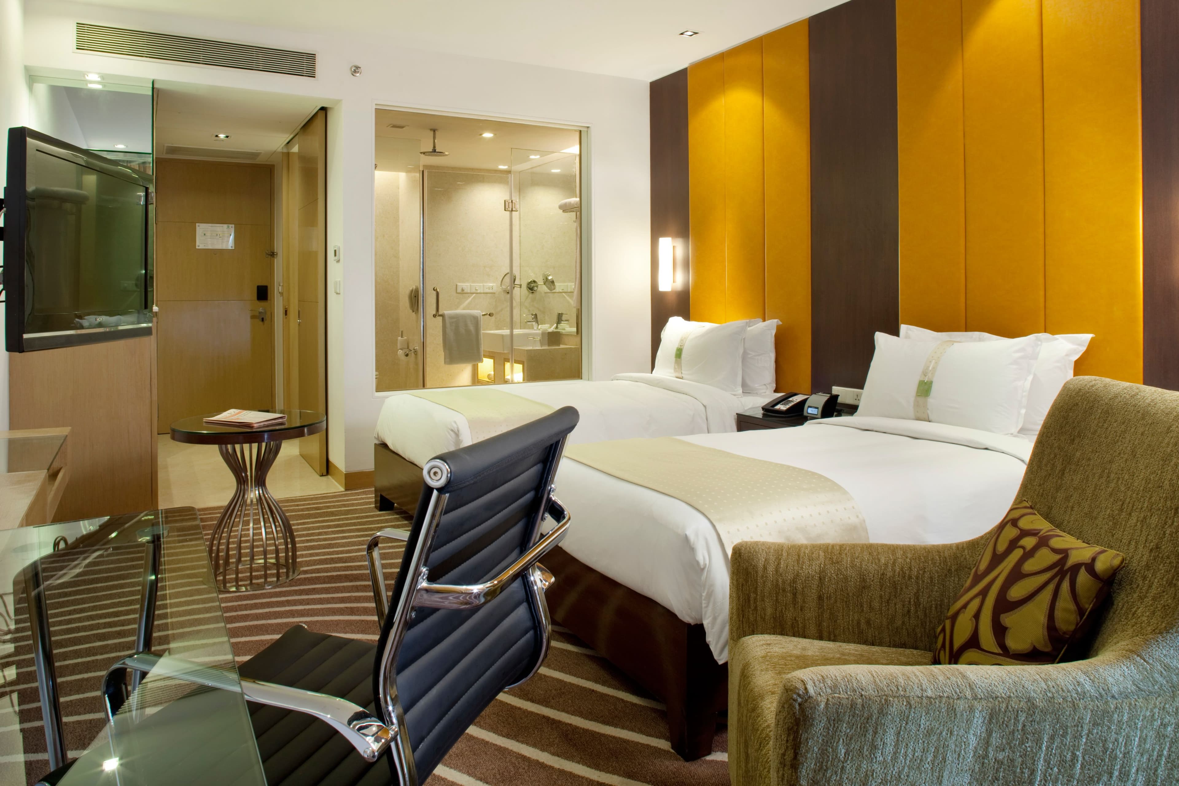 Holiday Inn Mumbai International Airport — 28