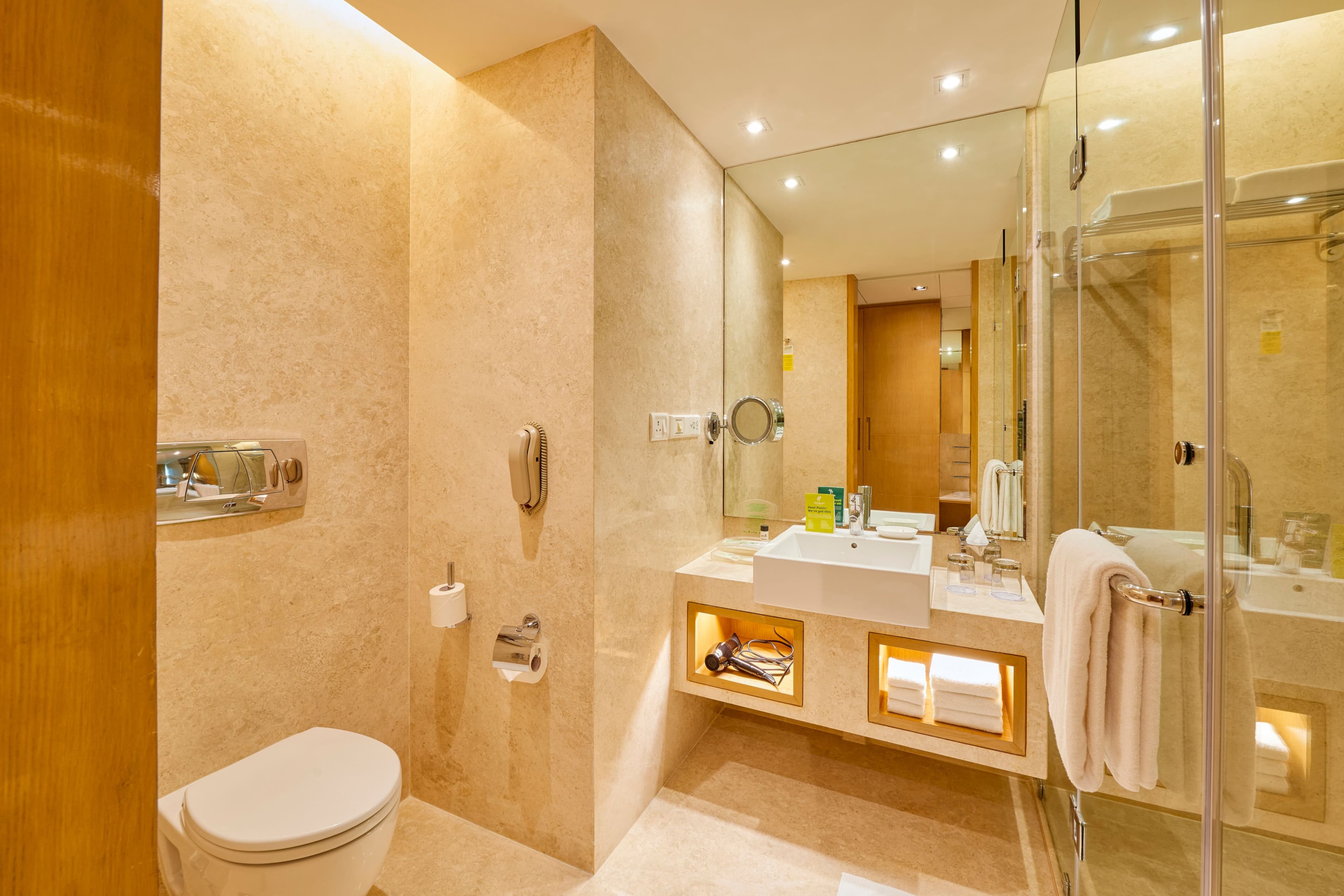 Holiday Inn Mumbai International Airport - Image 5