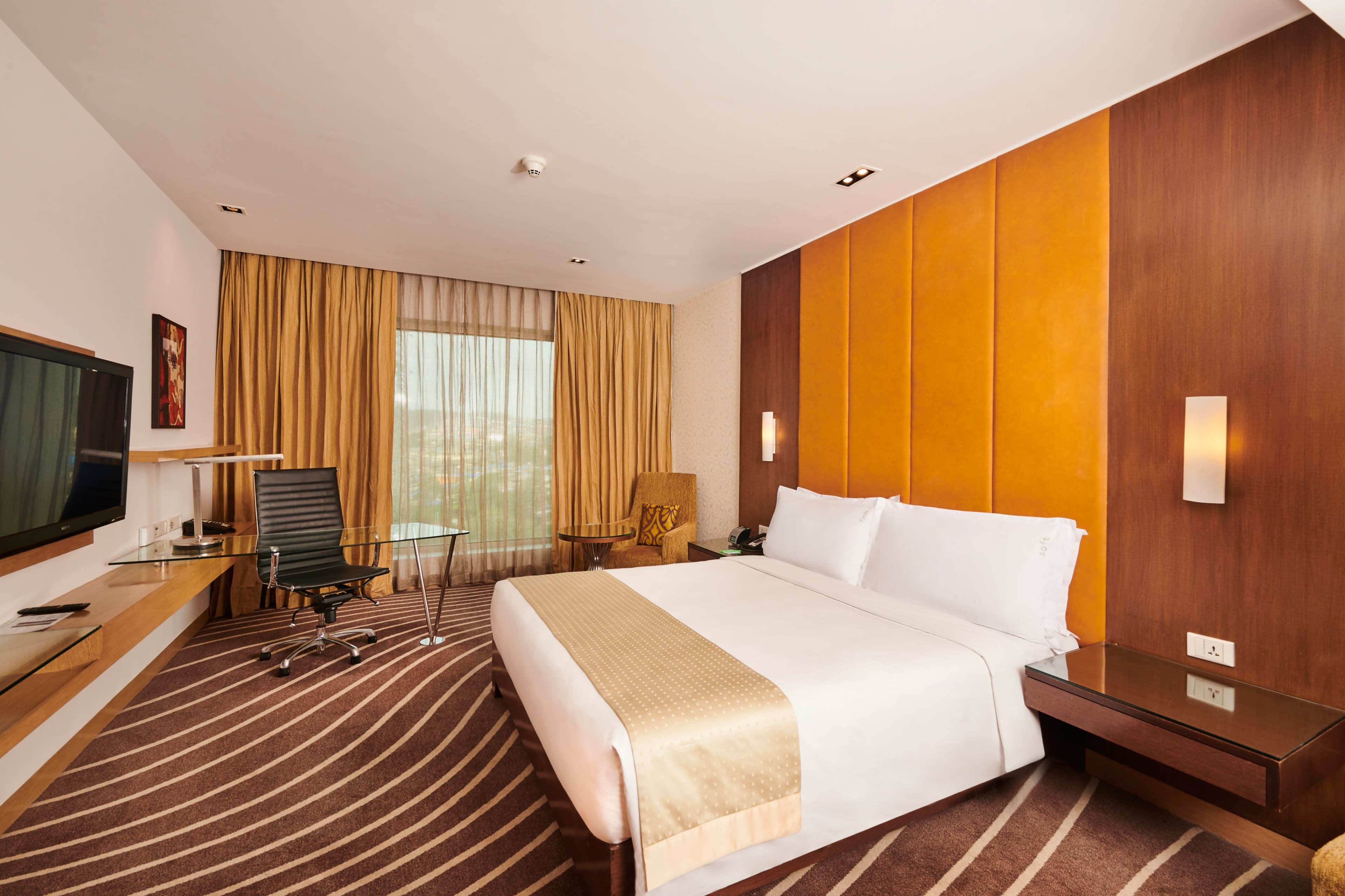 Holiday Inn Mumbai International Airport - Image 3