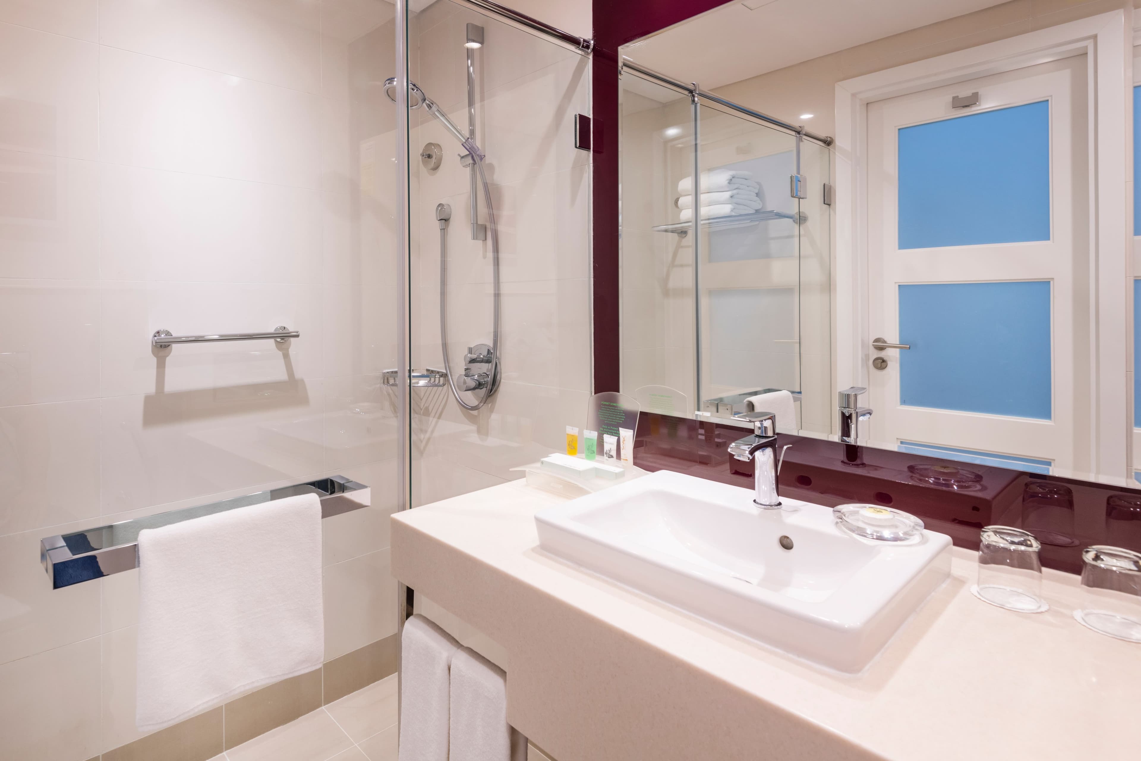 Holiday Inn Muscat Al Seeb - Image 3