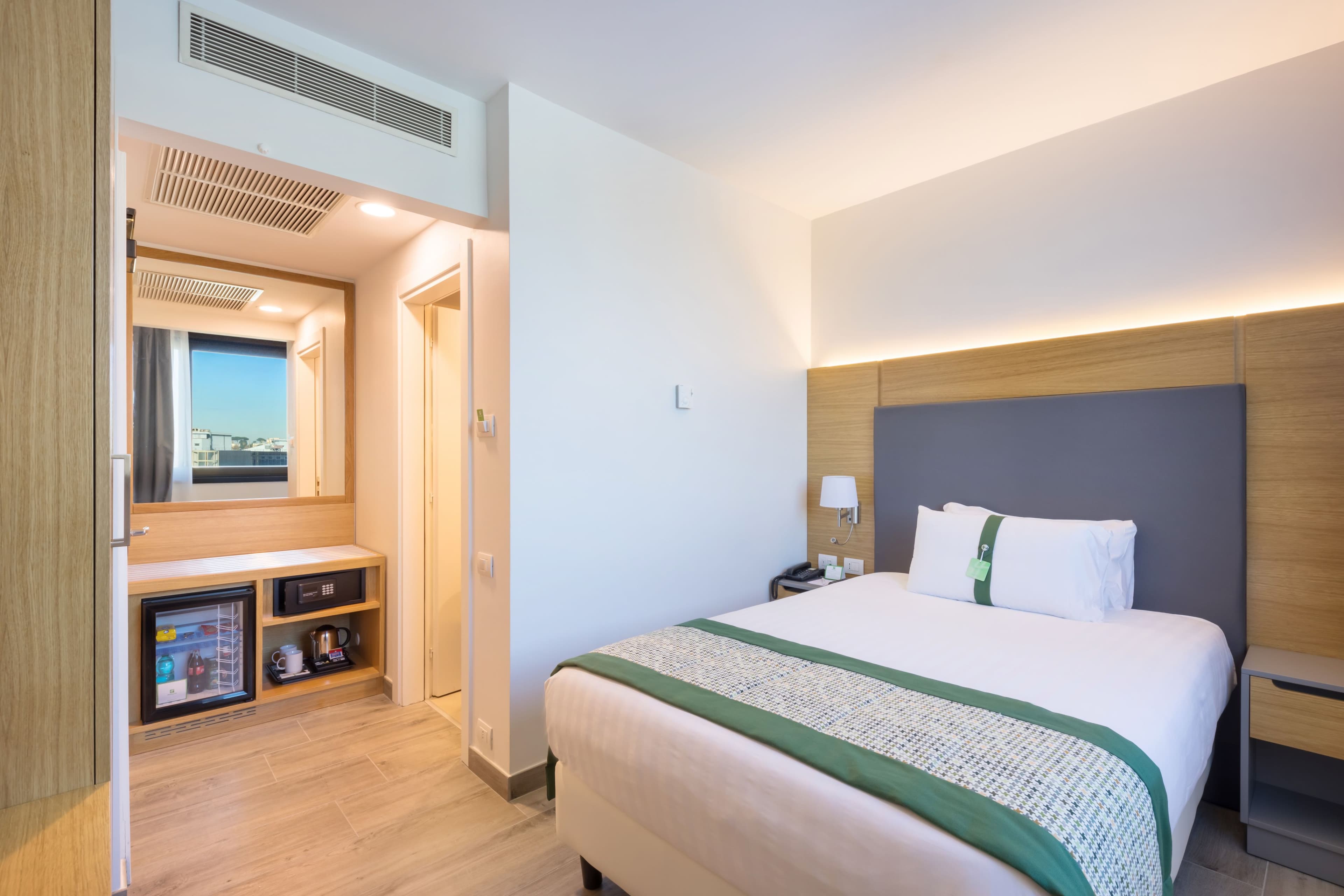 Holiday Inn Naples — 14