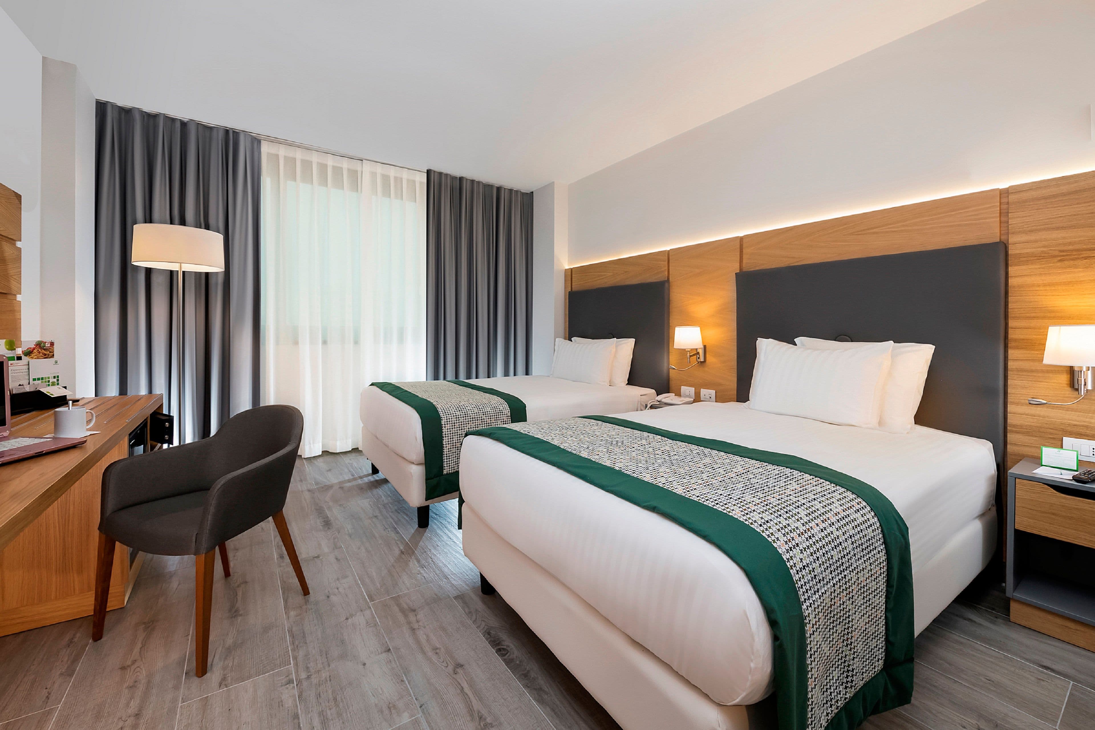 Holiday Inn Naples — 5