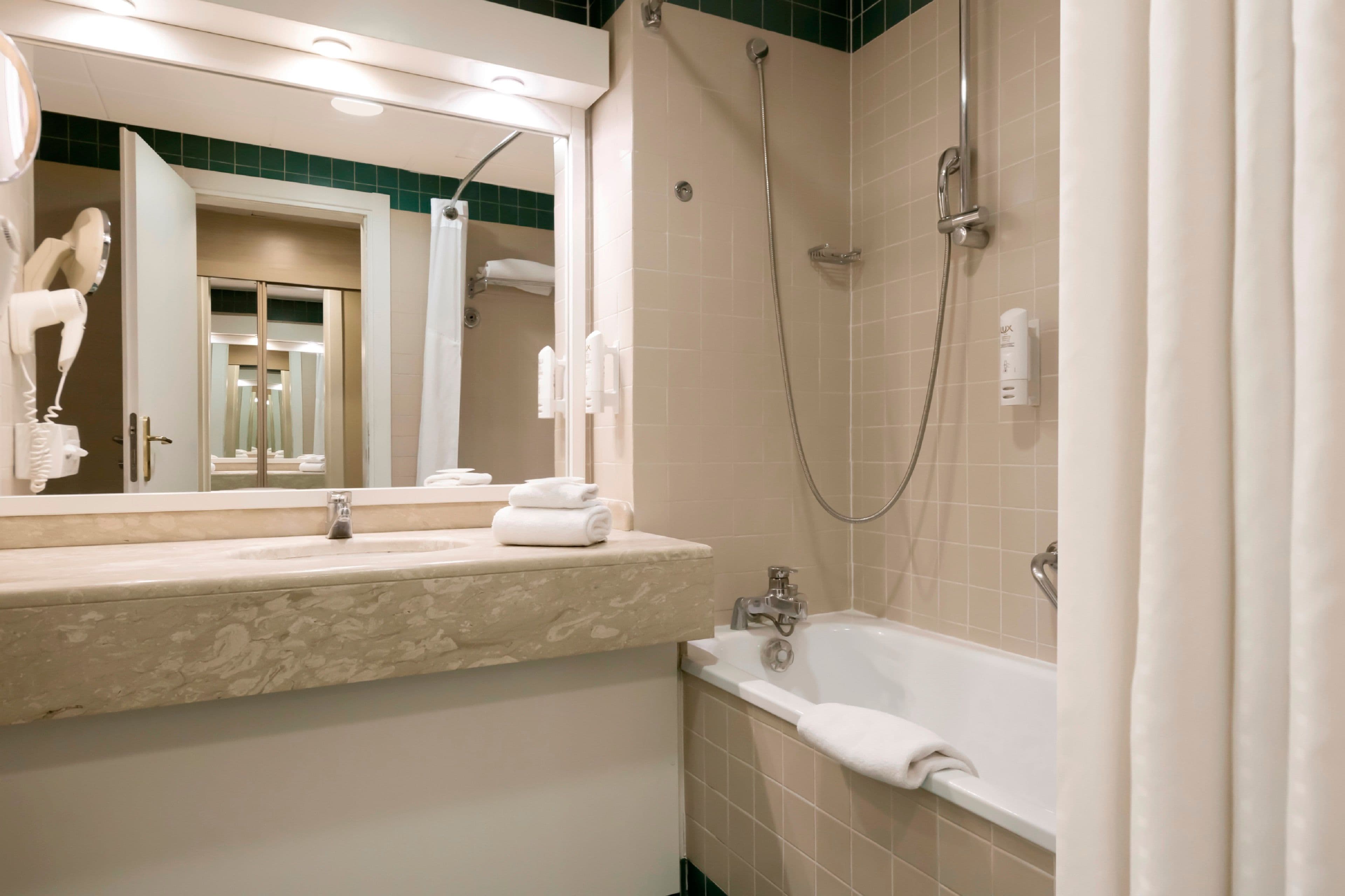 Standard Room - Image 6