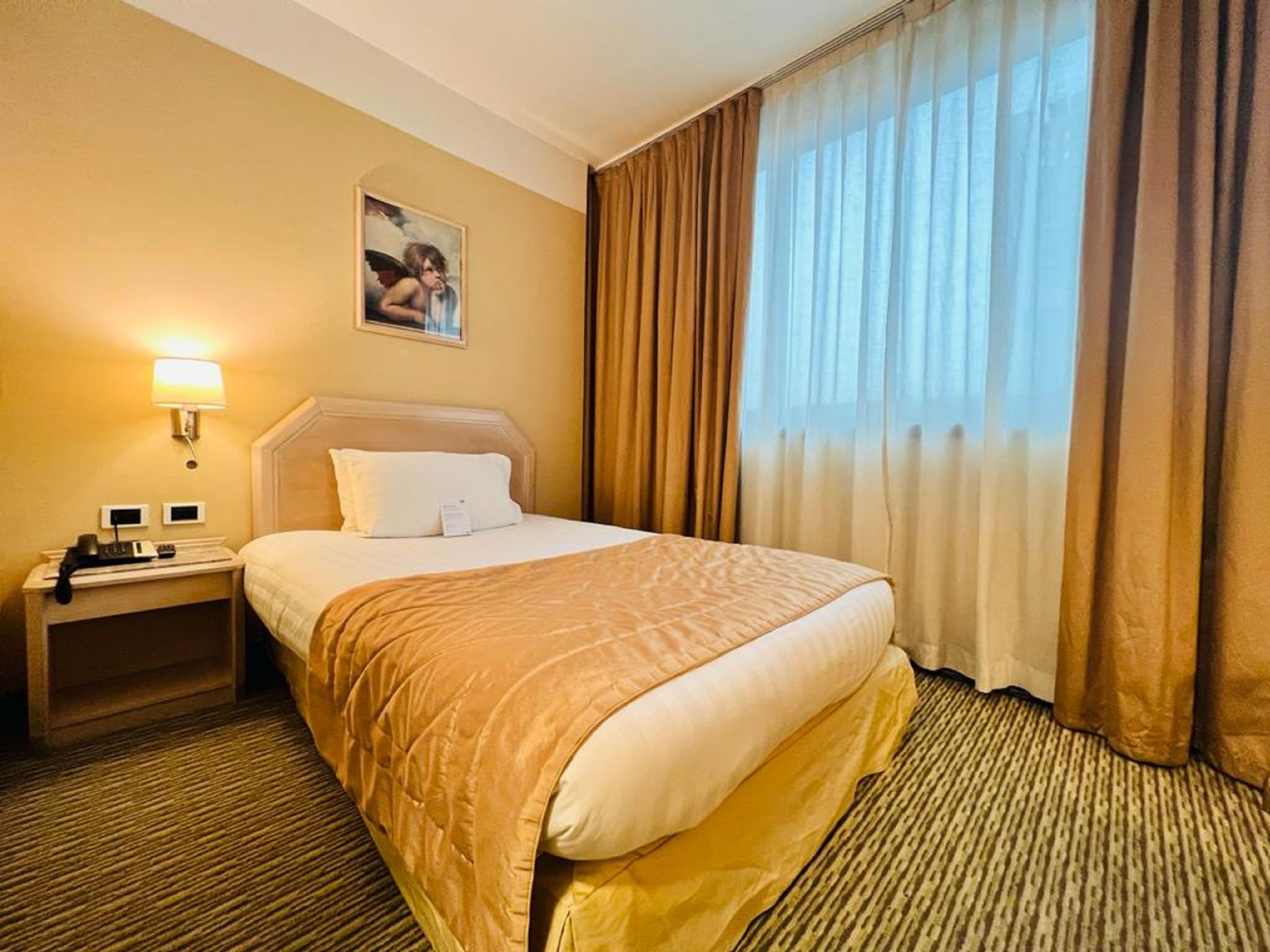 Holiday Inn Naples - Image 4