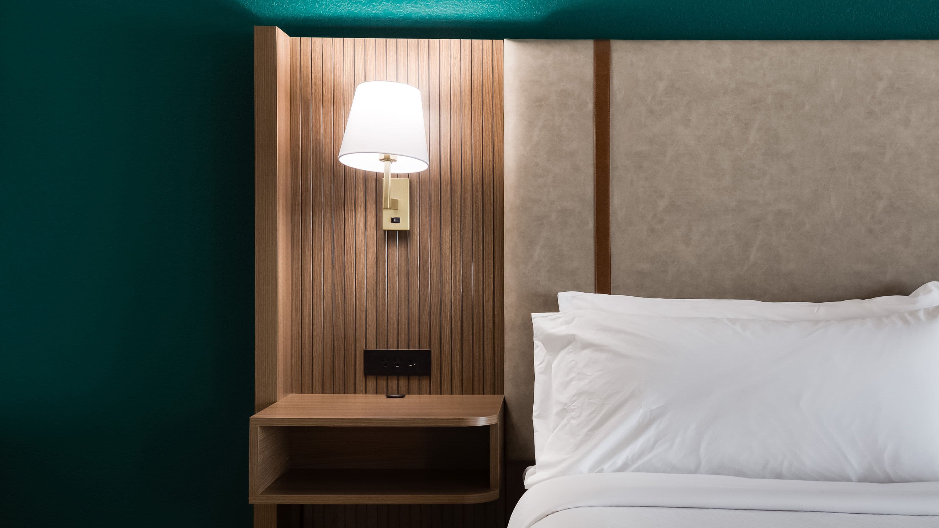 Holiday Inn Nashville Airport — 7