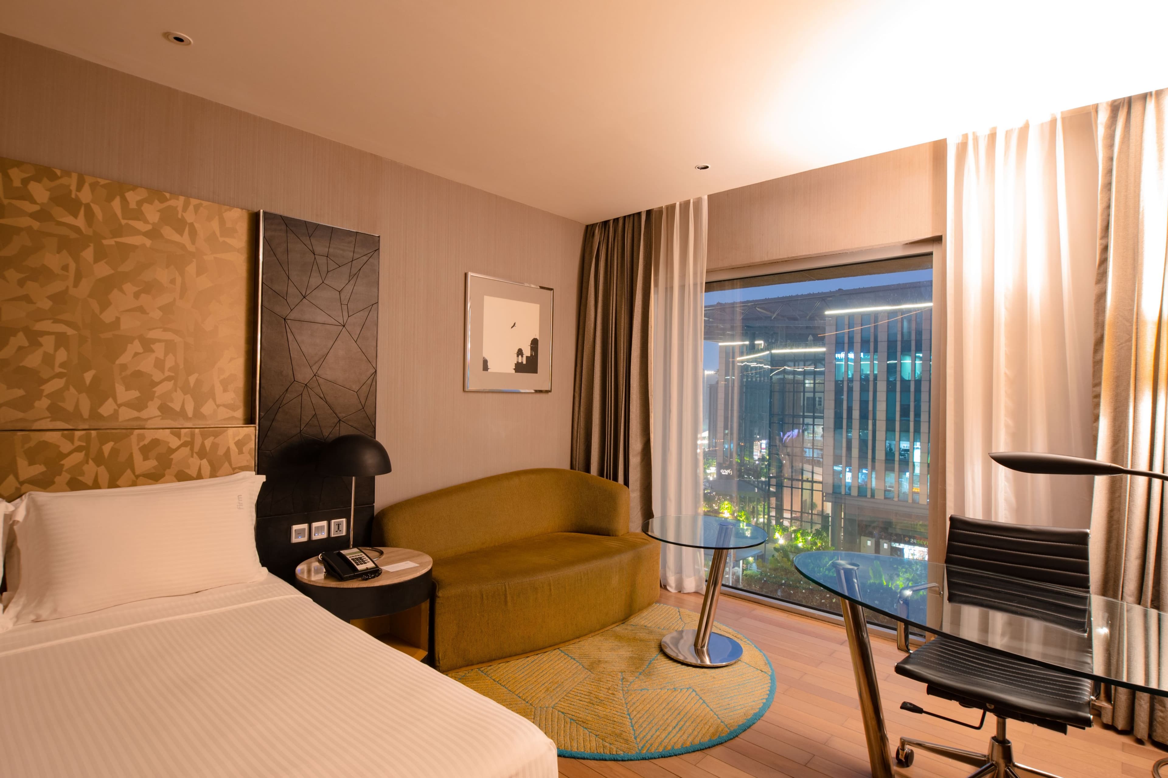 Holiday Inn New Delhi Aerocity - Image 2