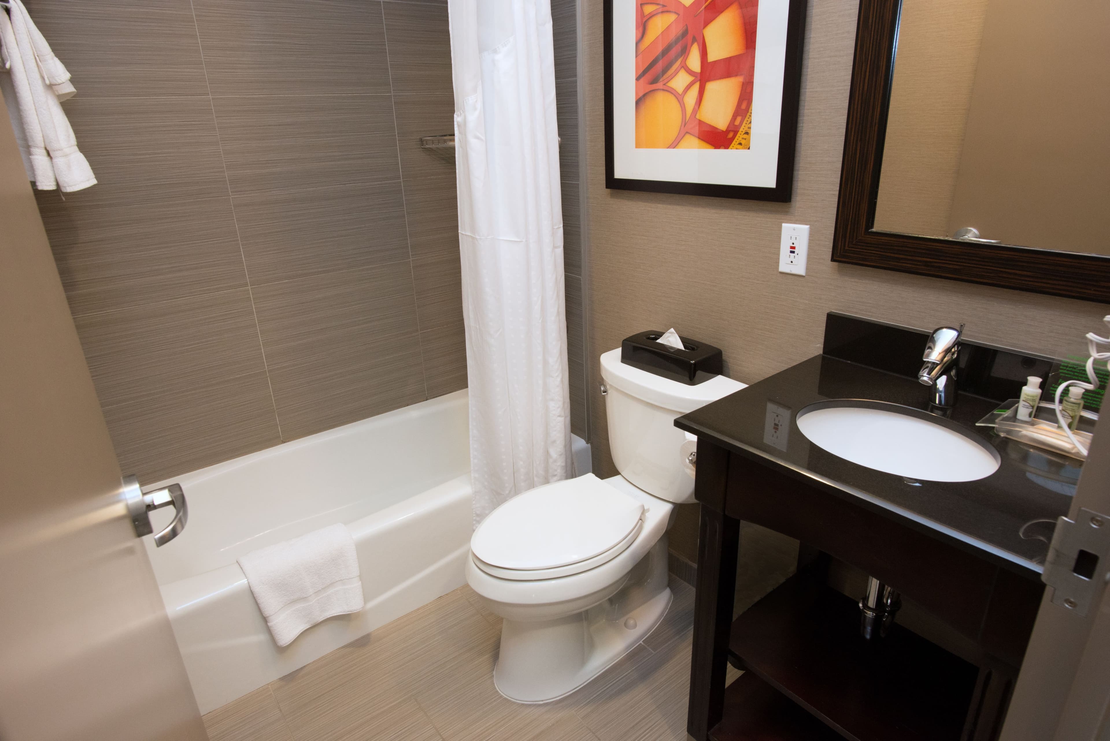 Holiday Inn NYC - Lower East Side — 20