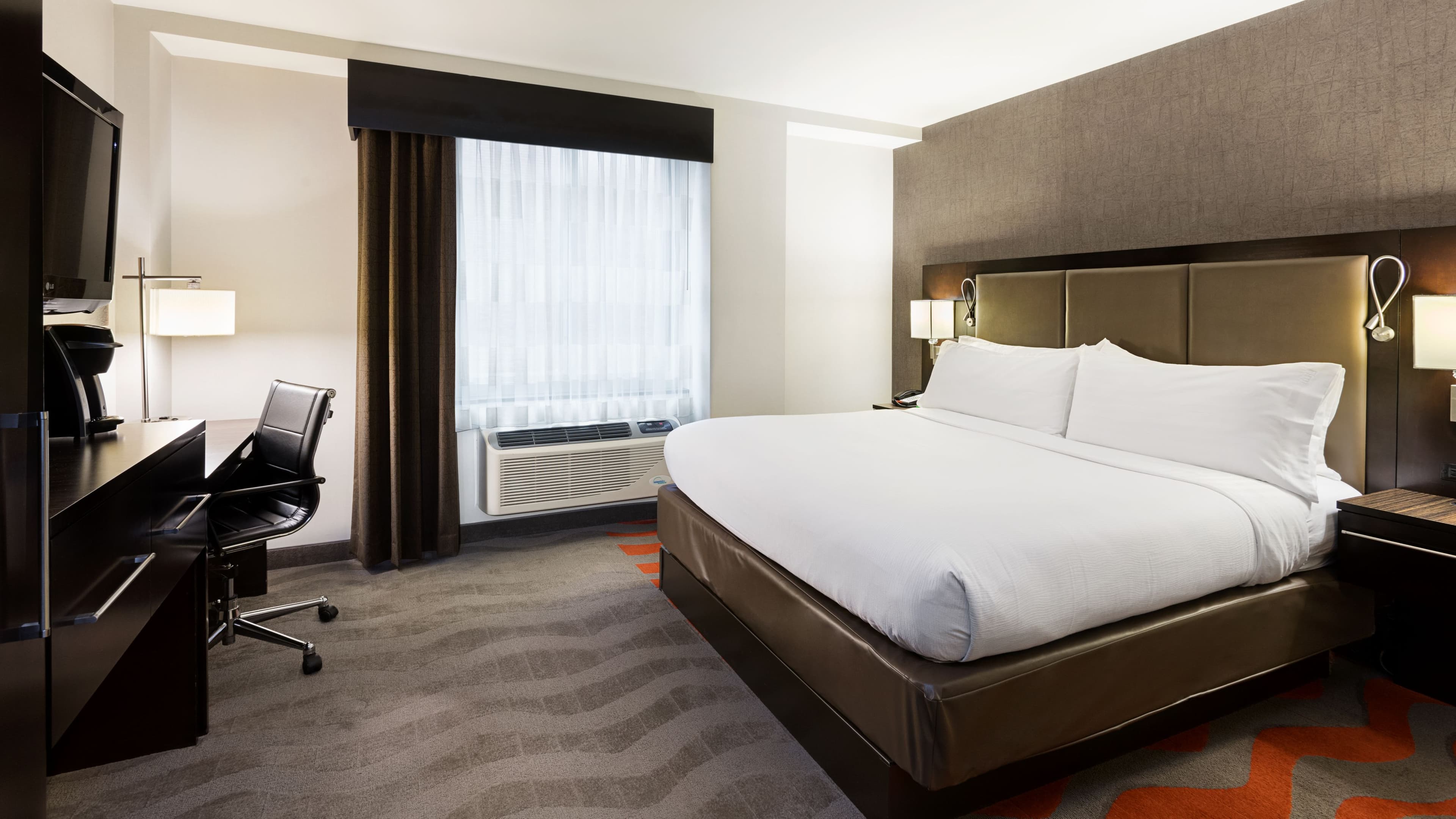 Holiday Inn NYC - Lower East Side — 8